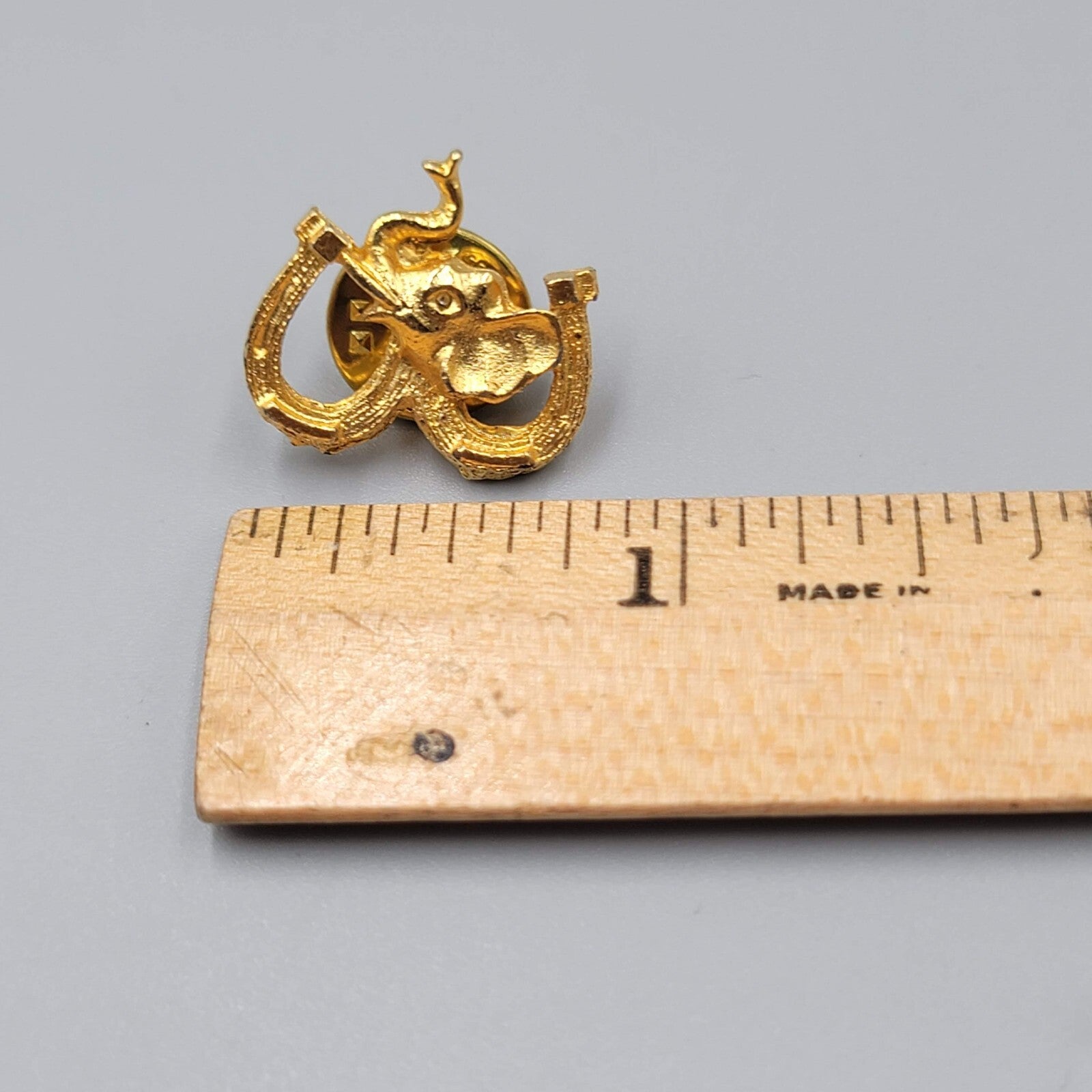 Vintage Elephant Double Horseshoes Lapel Pin Republican GOP 3/4"