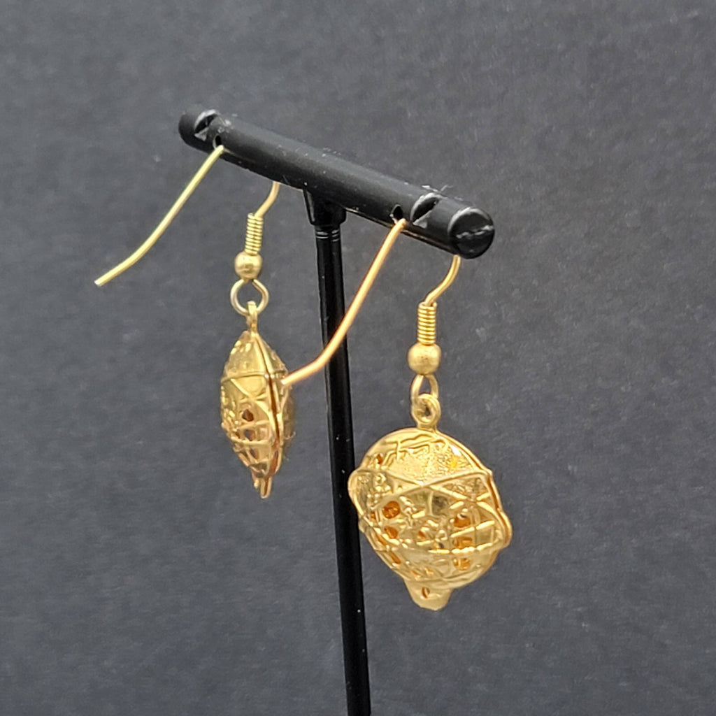 Vintage Pierced Earrings Gold Plated Globe Artistic Dangle 7/8"