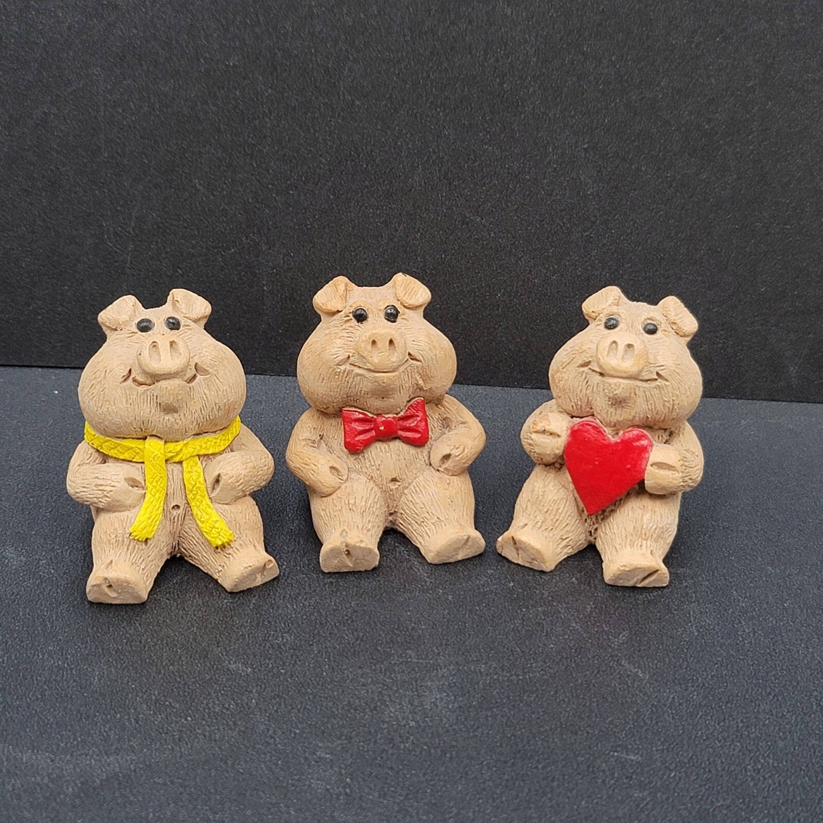 Vintage Miniature Mini by Lutz Pig Figurines Resin Heart Bow Scarf 1.5"