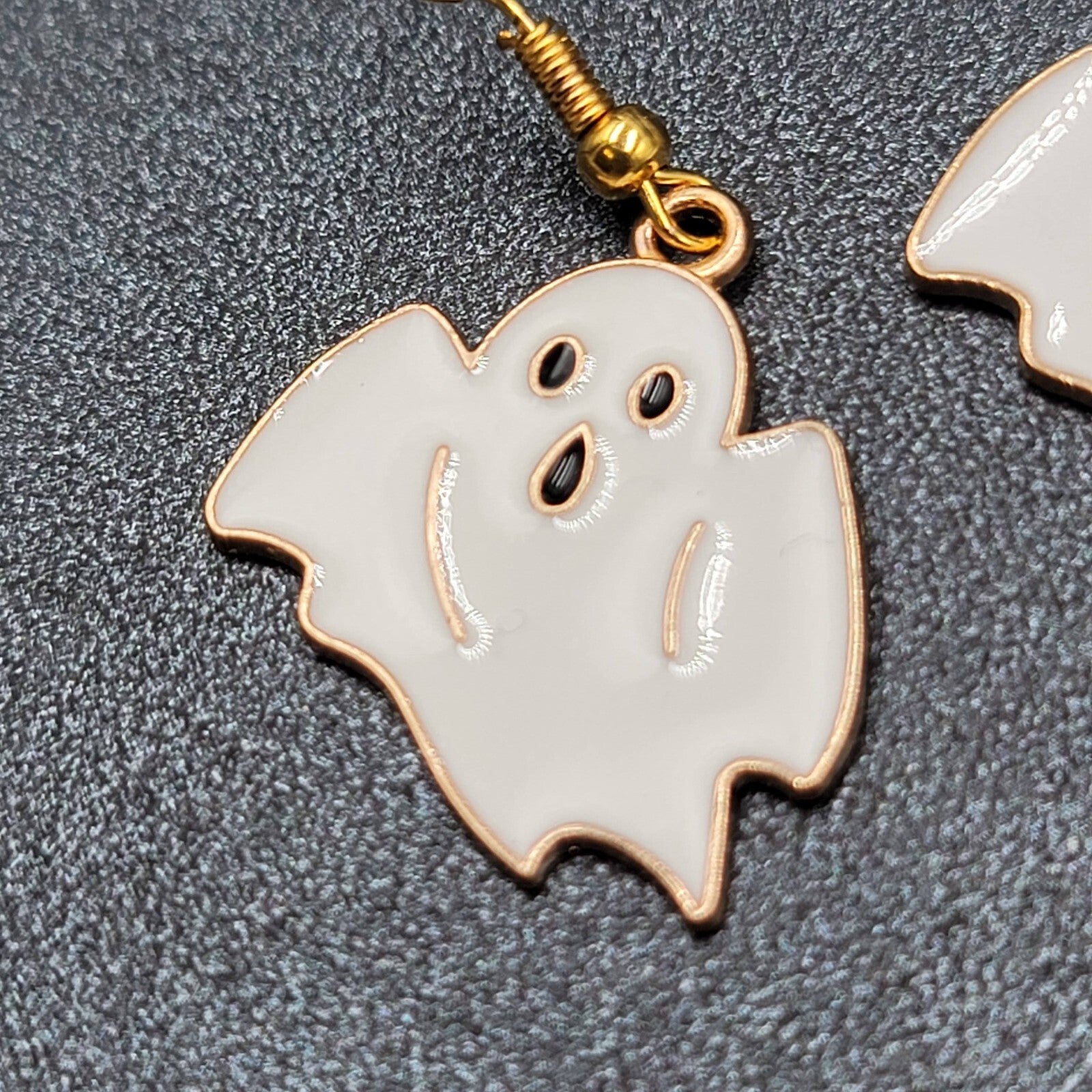 Halloween Spooky White Ghost Pierced Earrings Gold tone Enamel Dangle 1"
