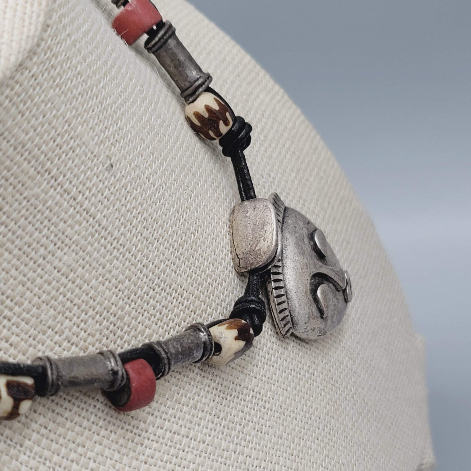Chicos Face Pendant Necklace Silver tone Beaded 15"-19"