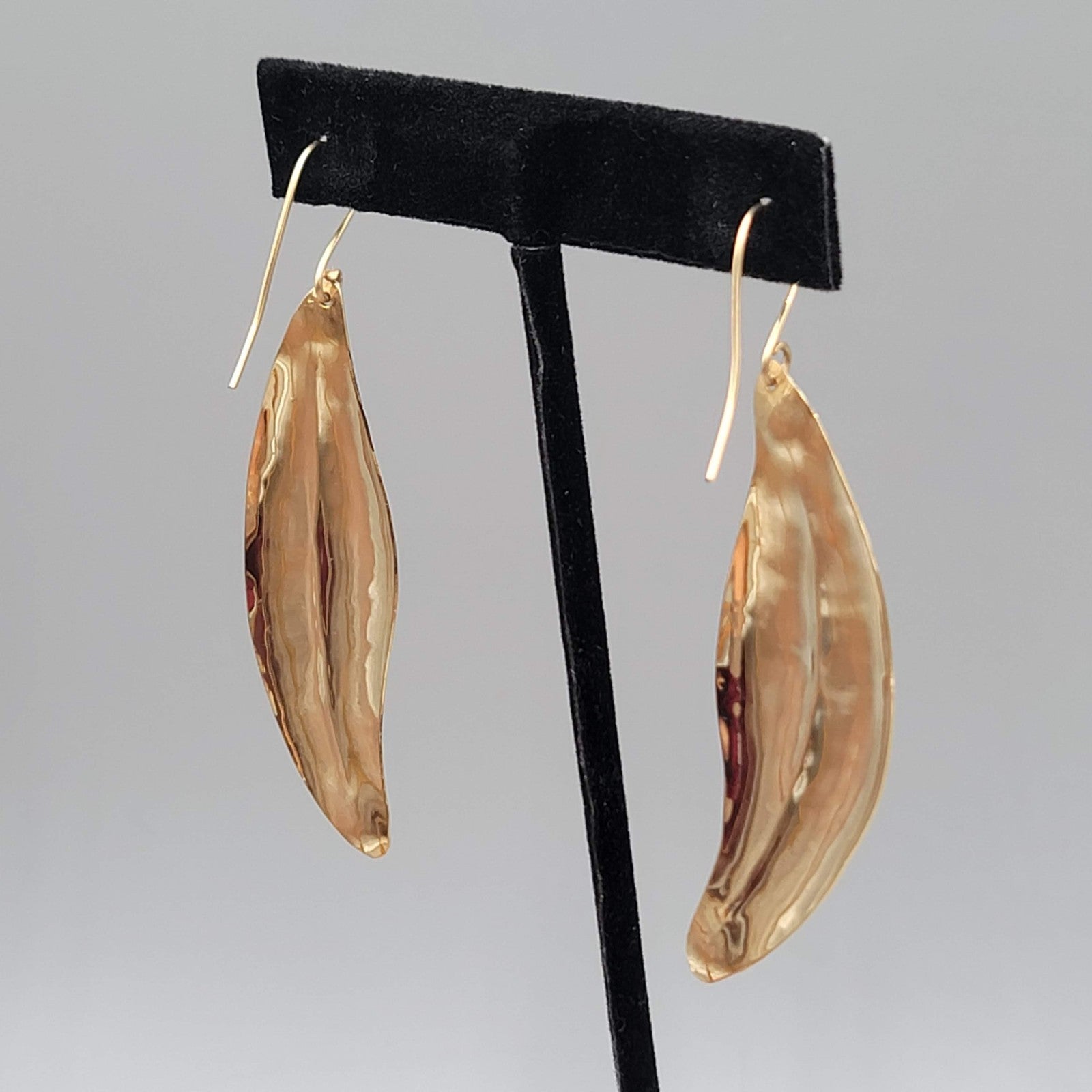 Modernist Leaf Pierced Earrings Gold tone Dangle 2.25 in Lightweight