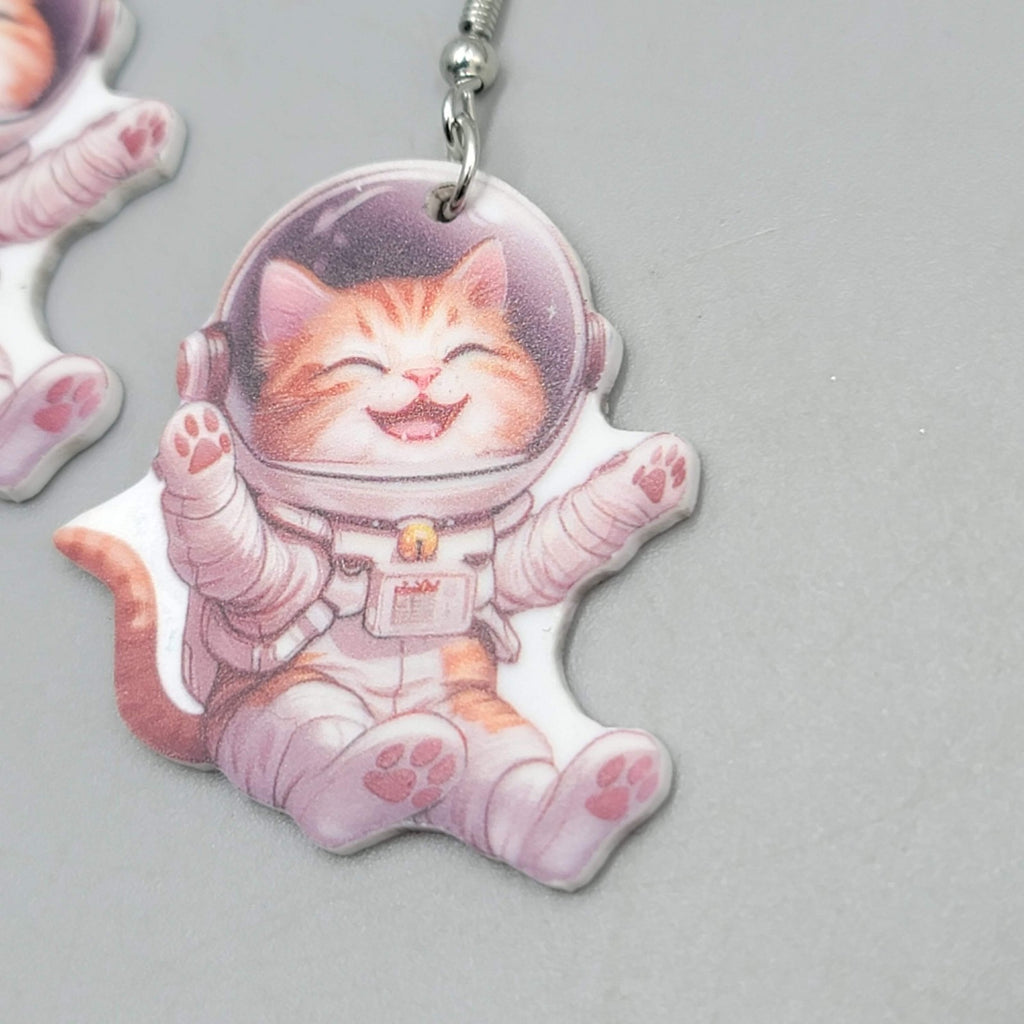Space Kitty Cat Pierced Earrings Silver tone Dangle  1.25 in