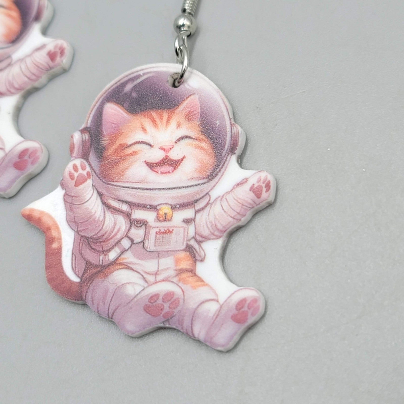 Space Kitty Cat Pierced Earrings Silver tone Dangle  1.25 in