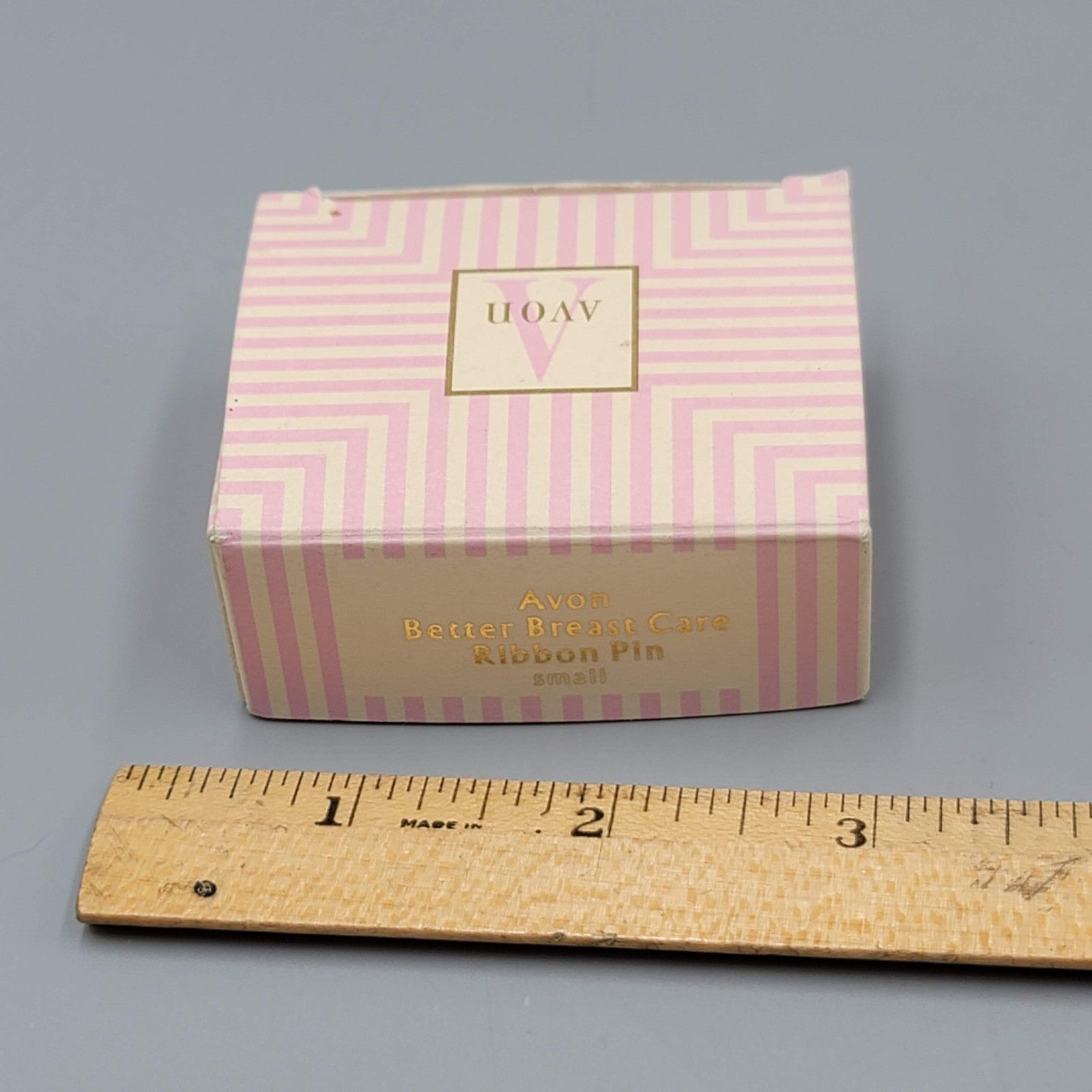 Vintage Avon Breast Cancer Awareness Ribbon Pin Gold Tone 1996 Boxed NOS Gift
