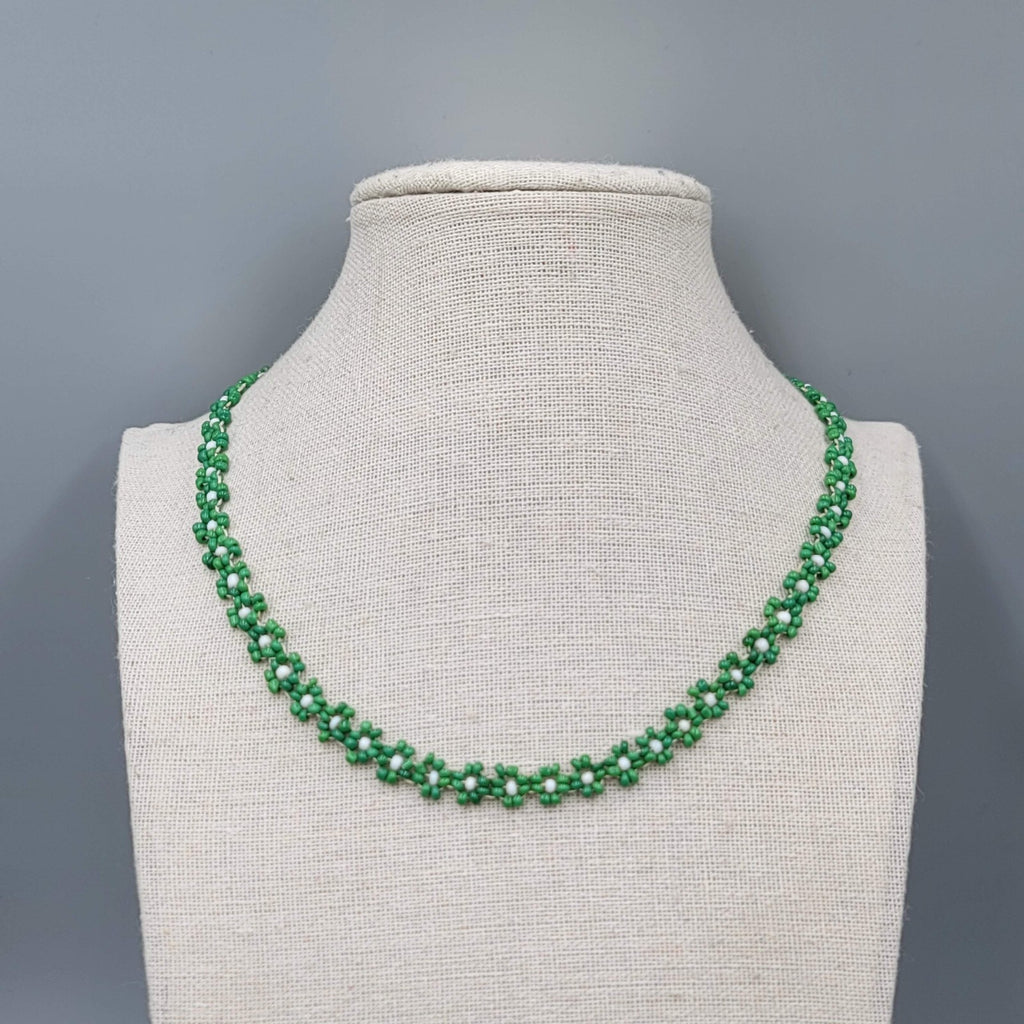 Vintage Green Seed Bead Daisy Necklace DELICATE 16" Estate Costume Jewelry 