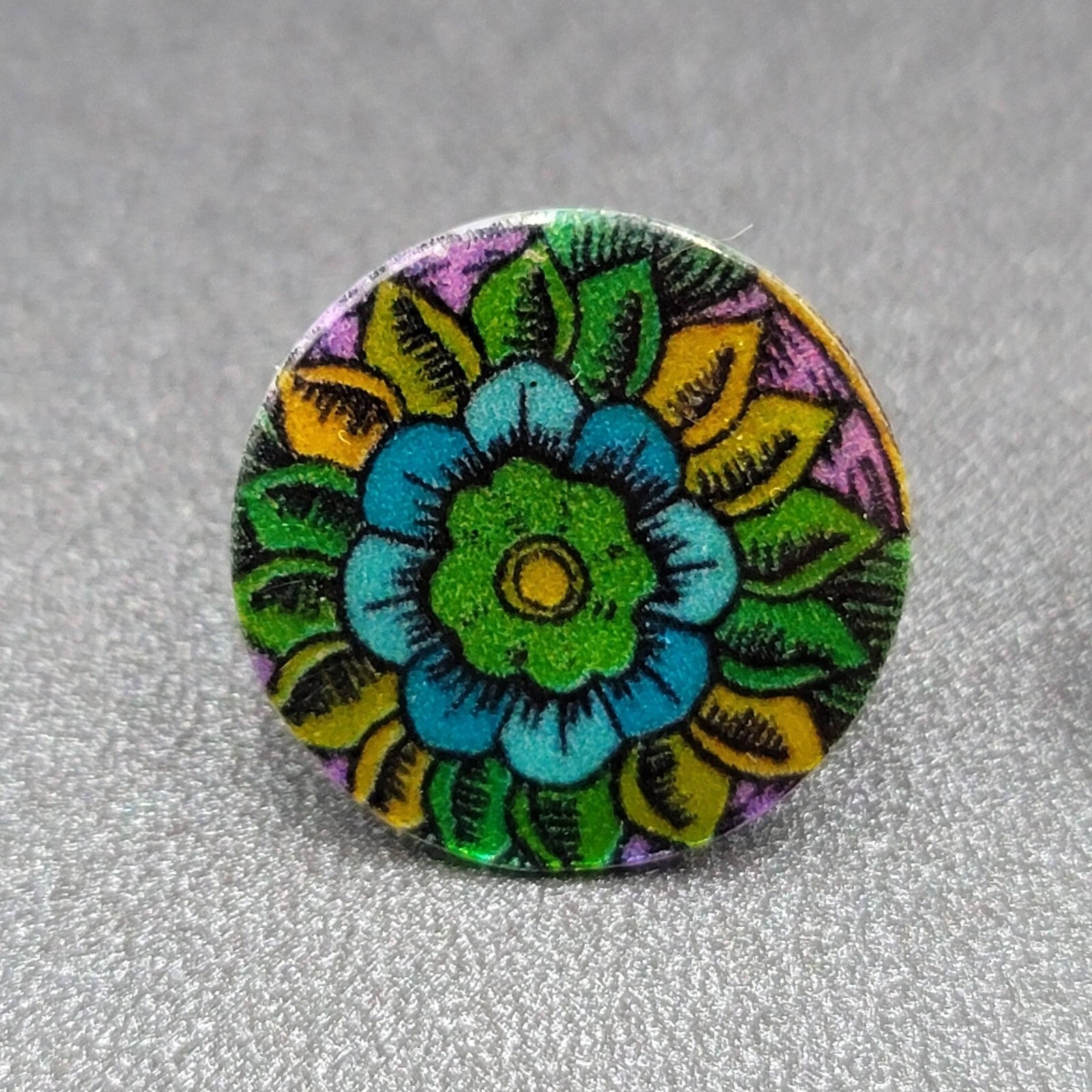 Flower Pierced Earrings Multicolor Mother of Pearl Round Studs 3/4"