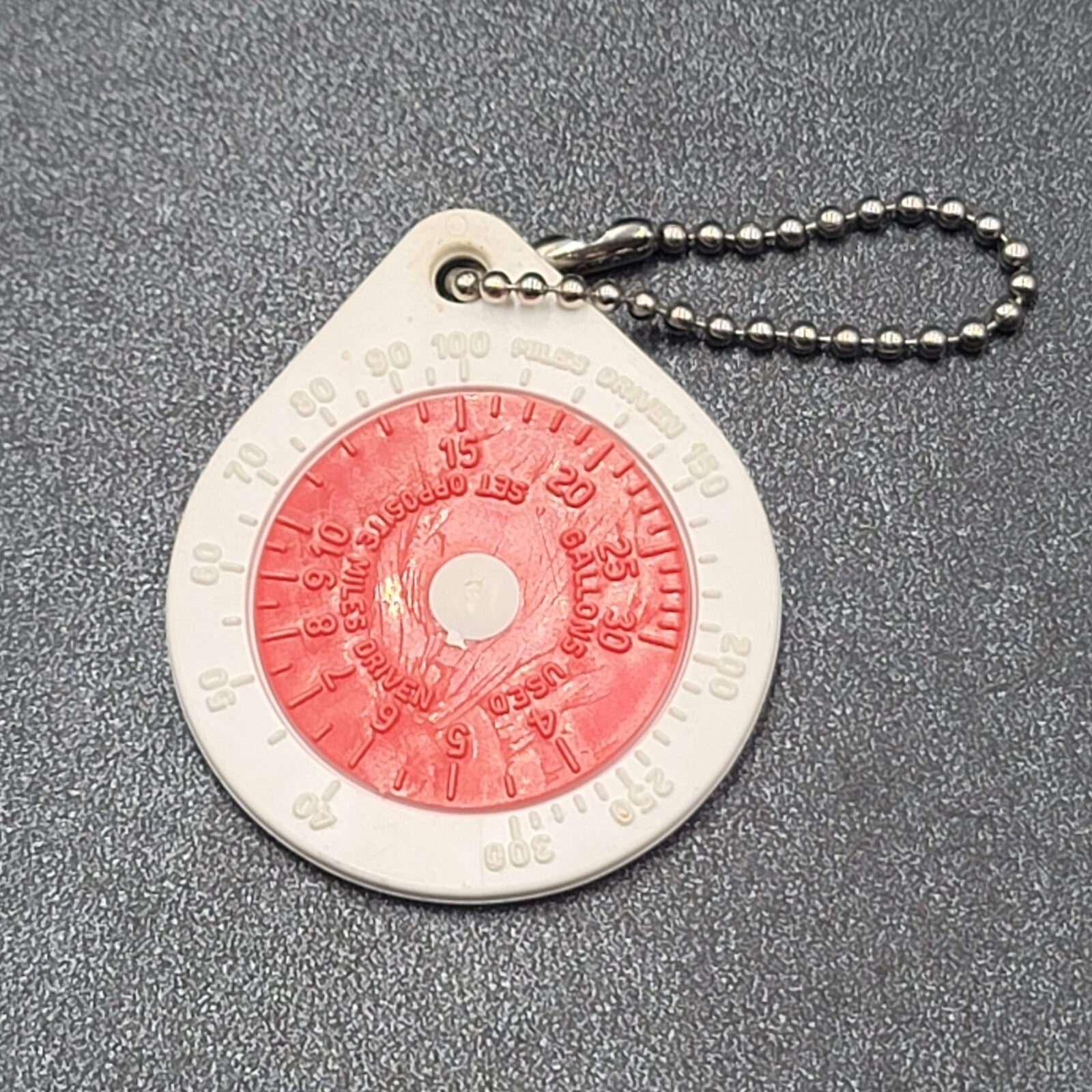 VINTAGE MOBIL ENERGY MINERALS US MILES PER GALLON ADVERTISING KEYCHAIN