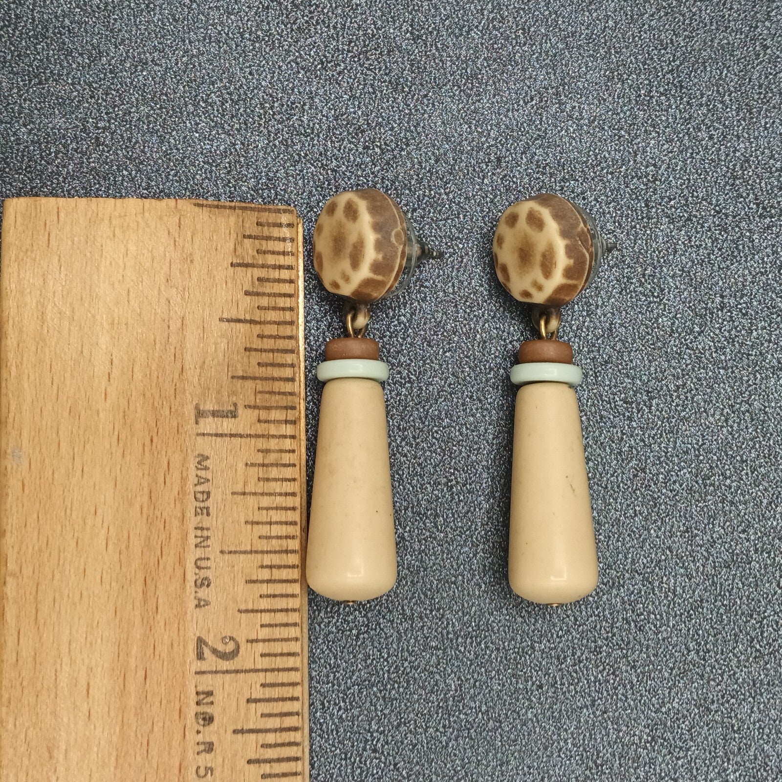 Vintage Pierced Earrings Acrylic Beaded Dangle Tans Browns 1.75 in