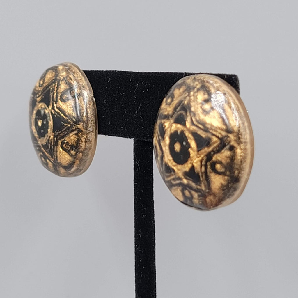 Vintage Star Resin Pierced Earrings Black Gold Round Domed 1"