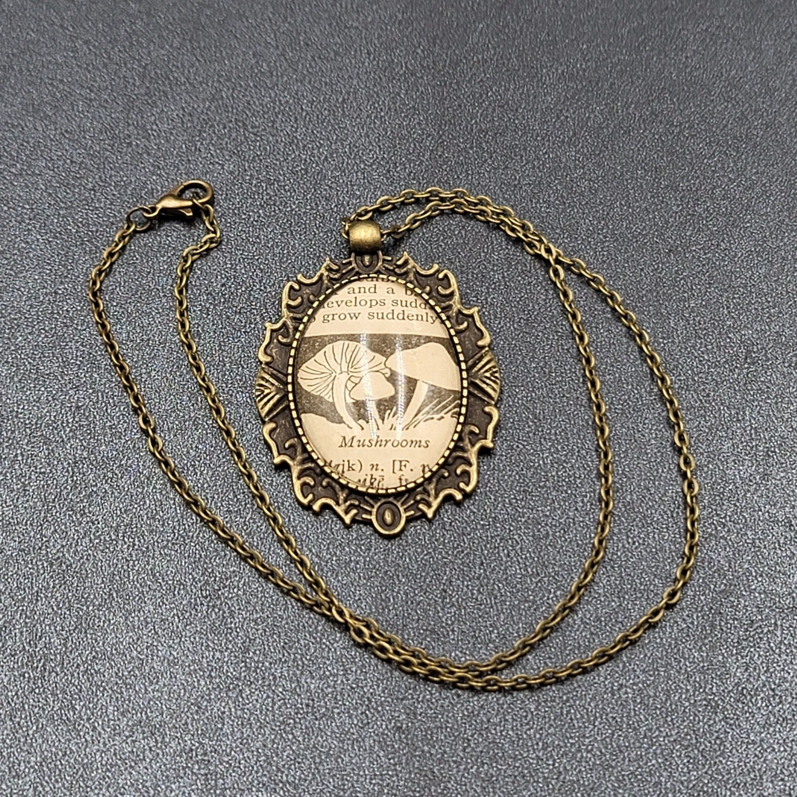 Artisan Glass Mushroom Pendant Necklace Bronze tone in Chain 18"