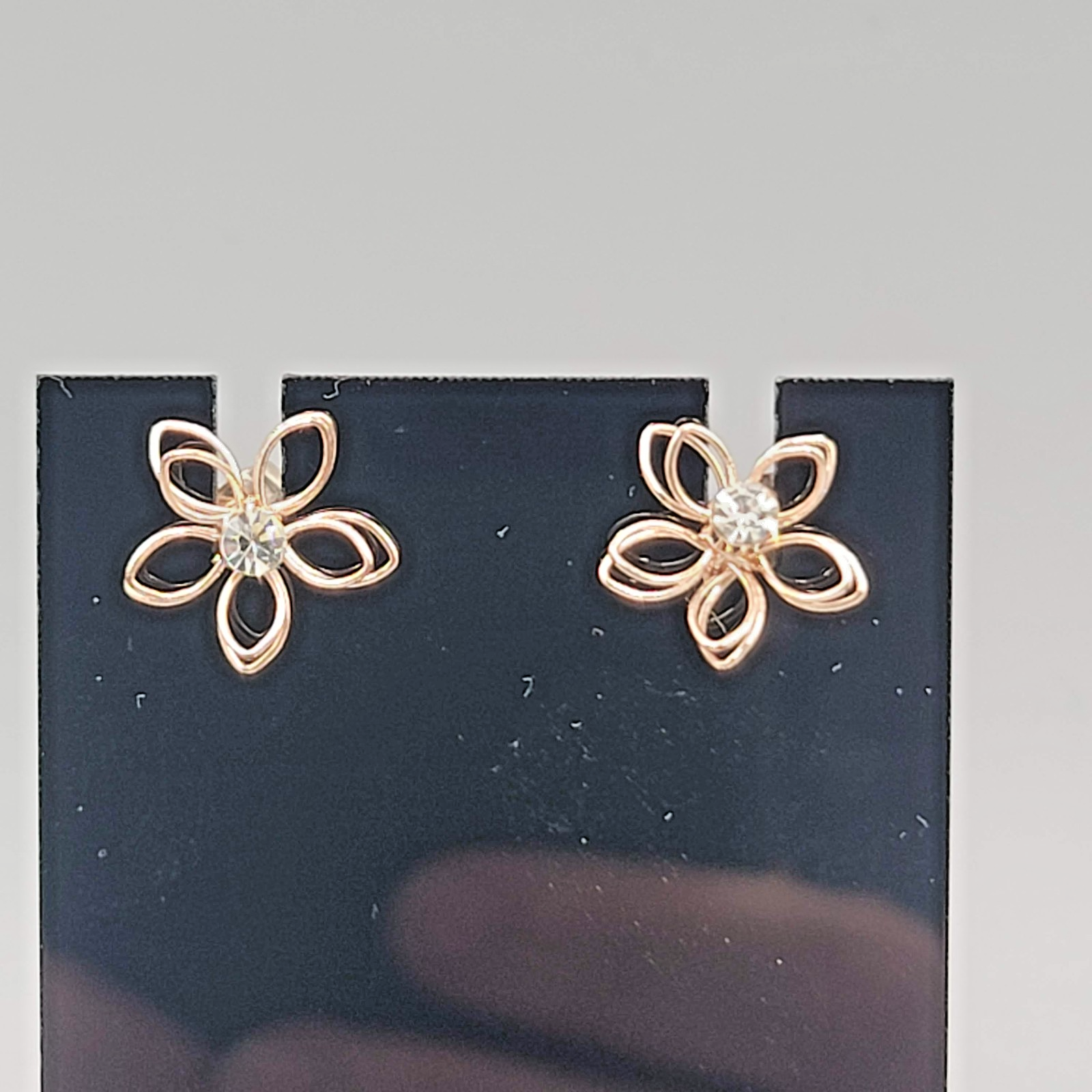 Wire Flower Stud Pierced Earrings Crystal Gold tone 1/2"
