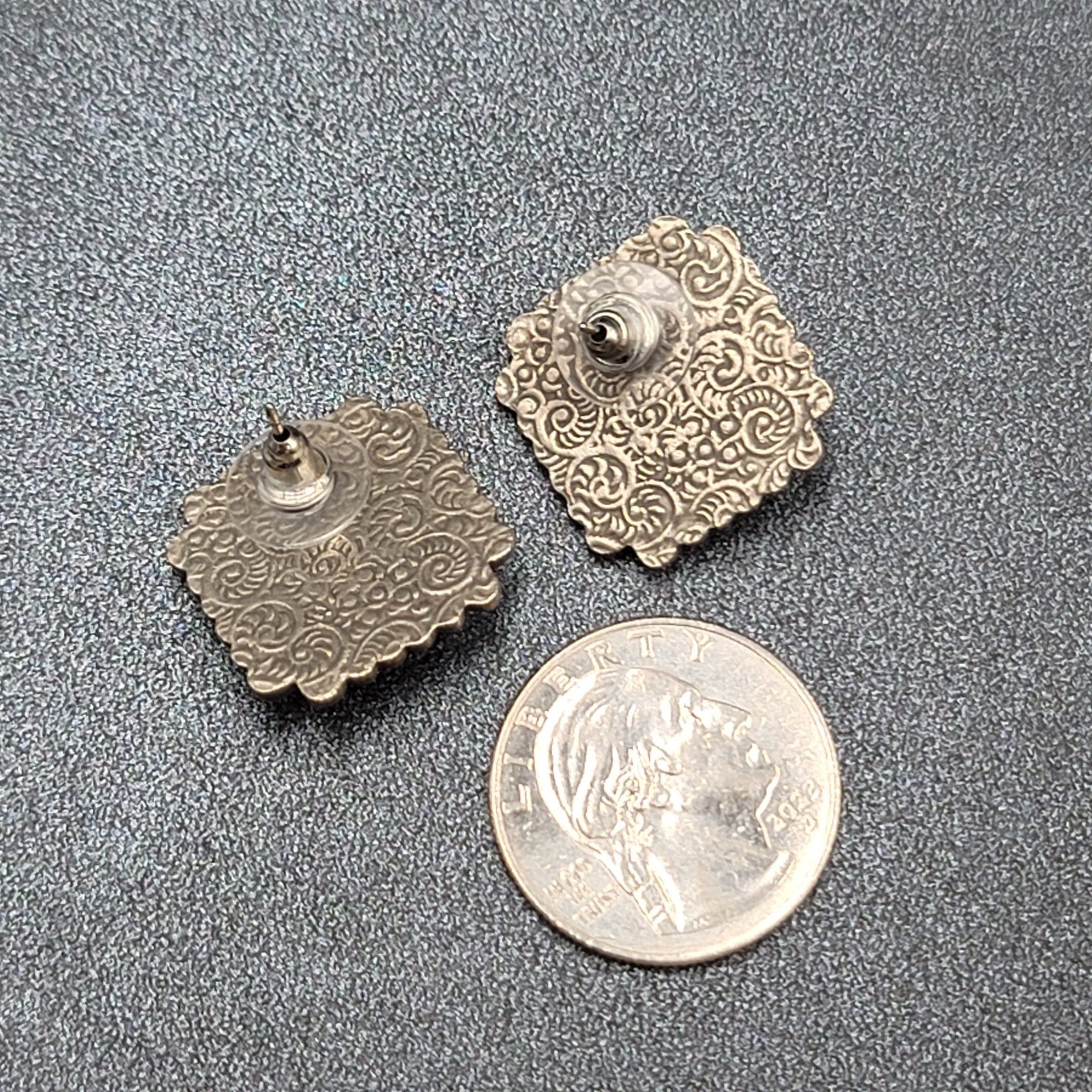 Pierced Earrings Embossed Square White Center 3/4"