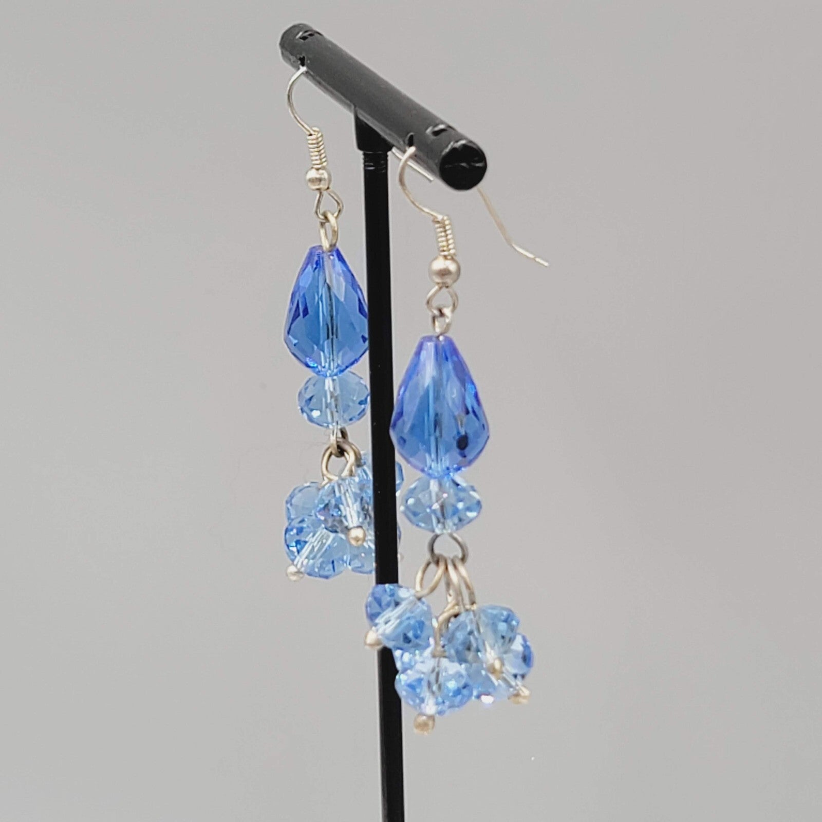 Blue Faceted Glass Bead Pierced Earrings Cluster Dangle Silver tone 1.5"