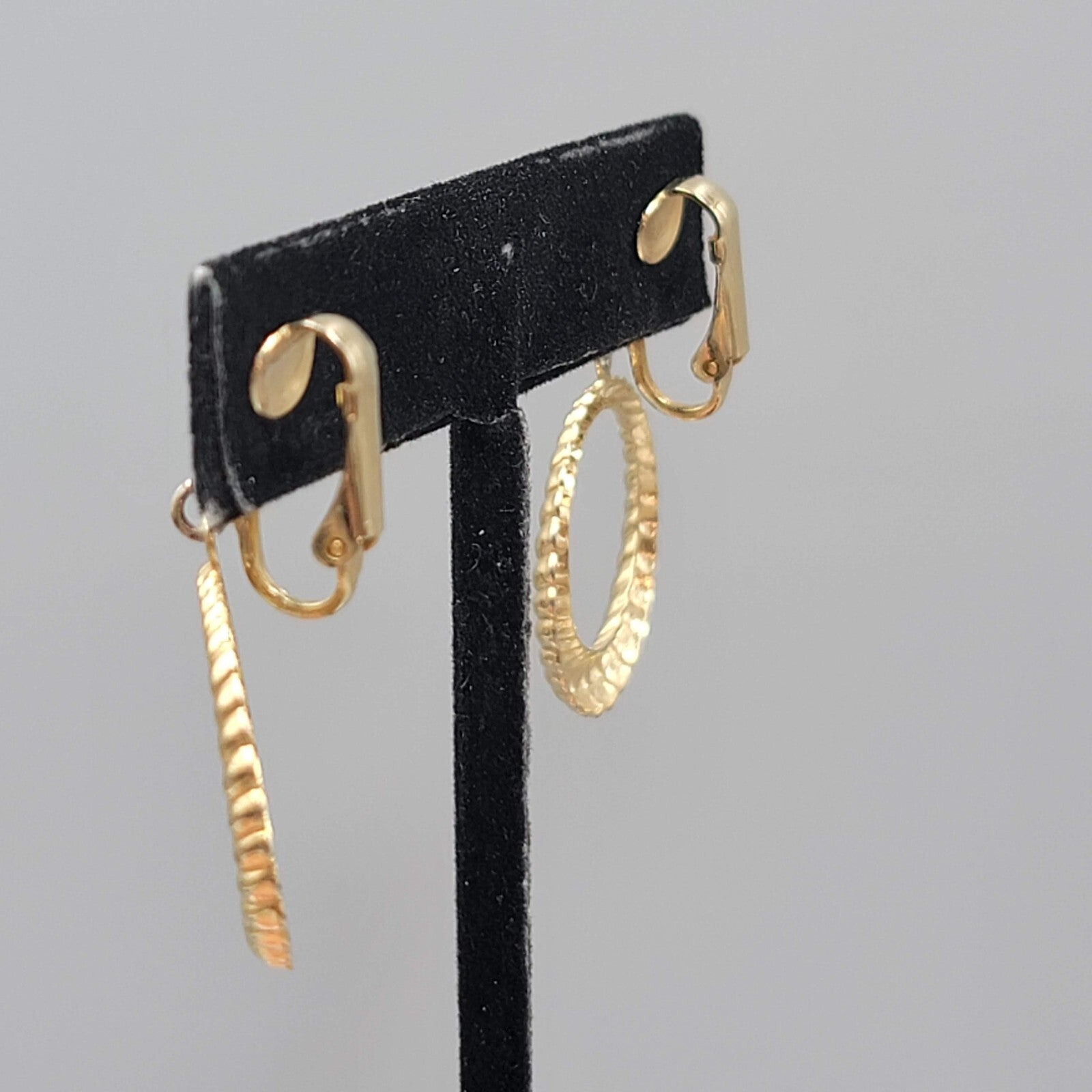 Vintage Gold toen Dangle Clip on Earrings Twist Open Circle Lightweight 1"