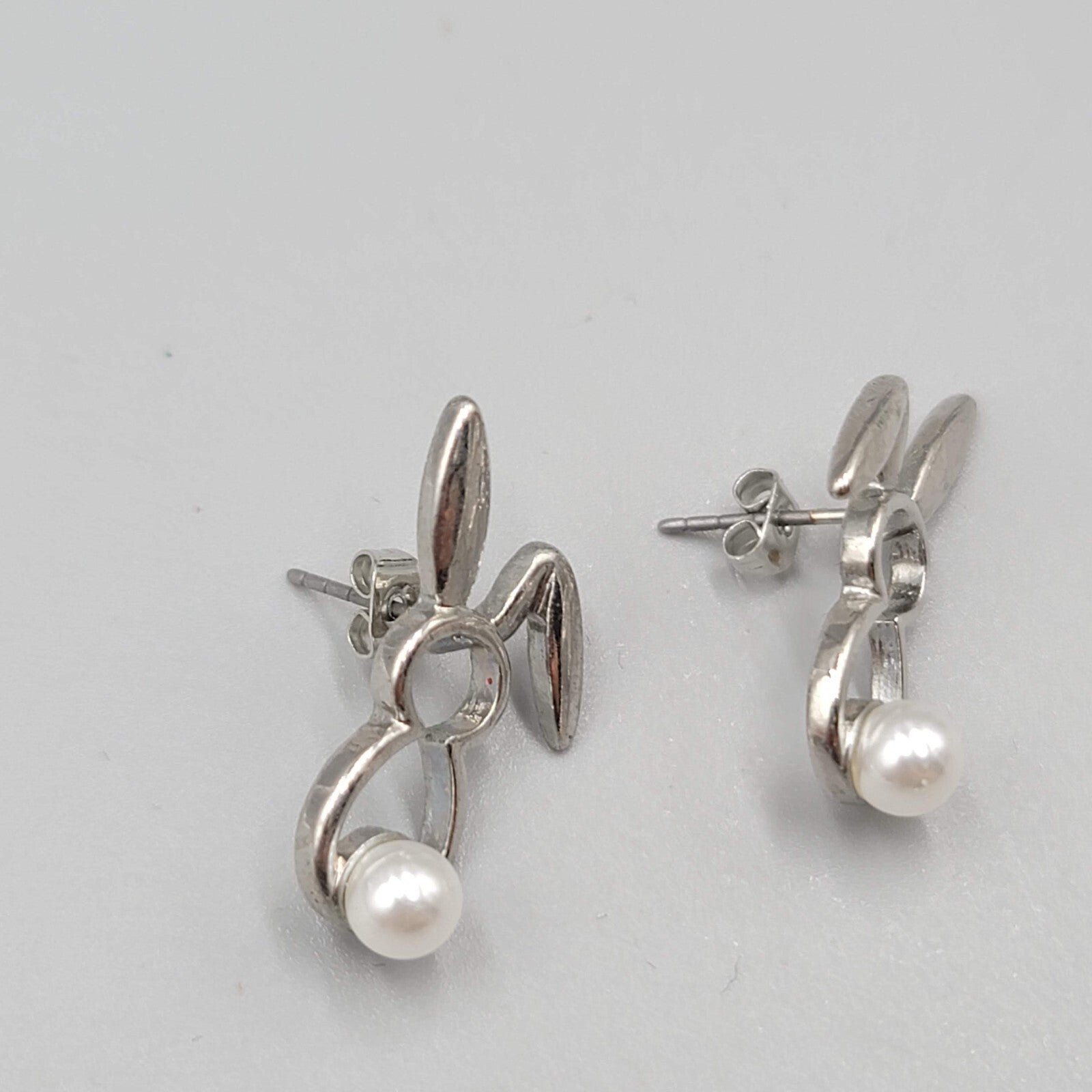 Bunny Rabbit Pierced Earrings Silver tone White Bead Tale Drop 1"