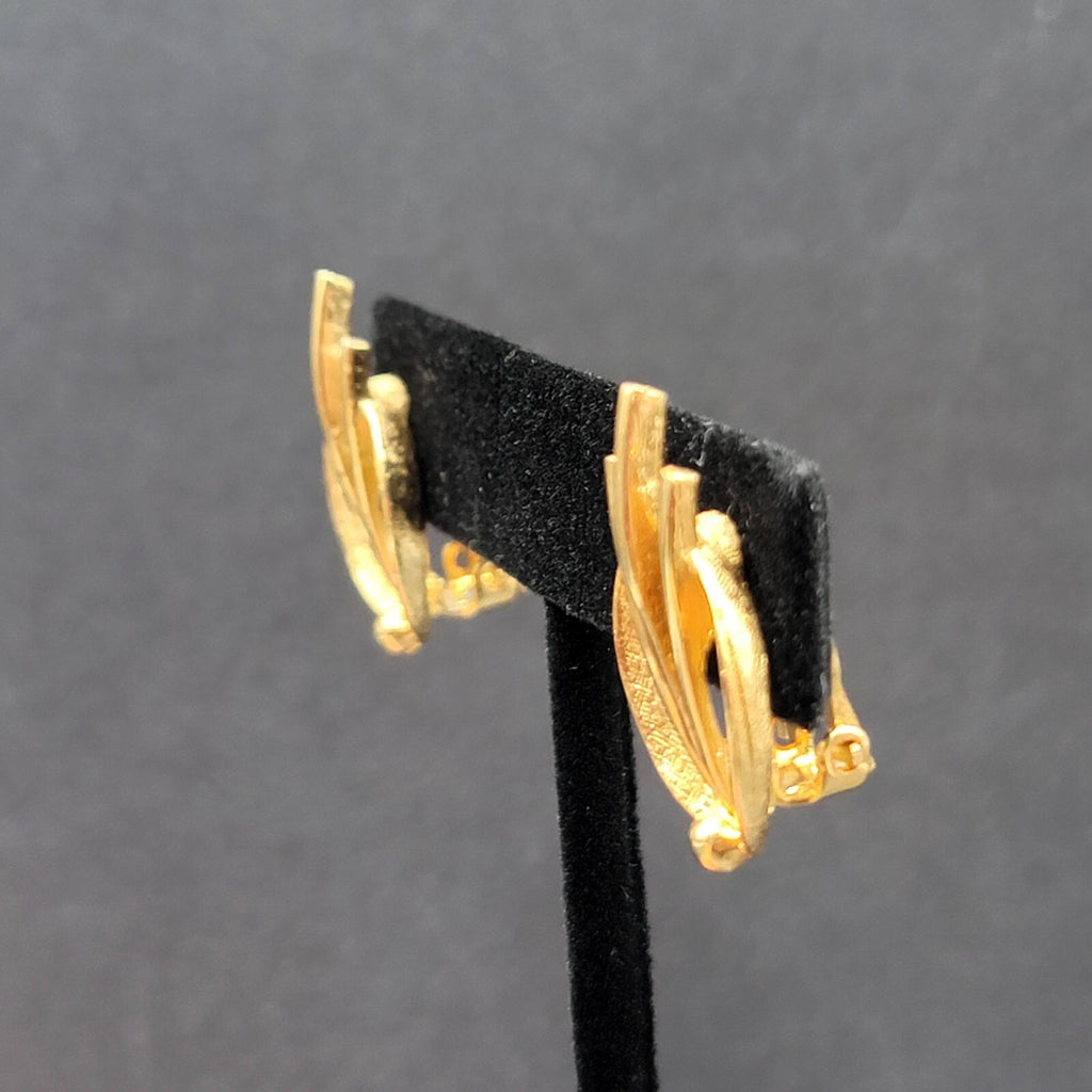 Vintage Clip on Earrings Gold Plated Open Oval Drop Estate Jewelry 1"