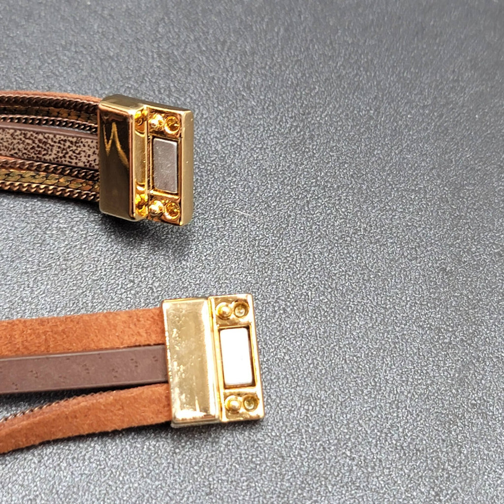 Leather Bracelet Gold tone Circle Magnet Closure Unsigned   7"