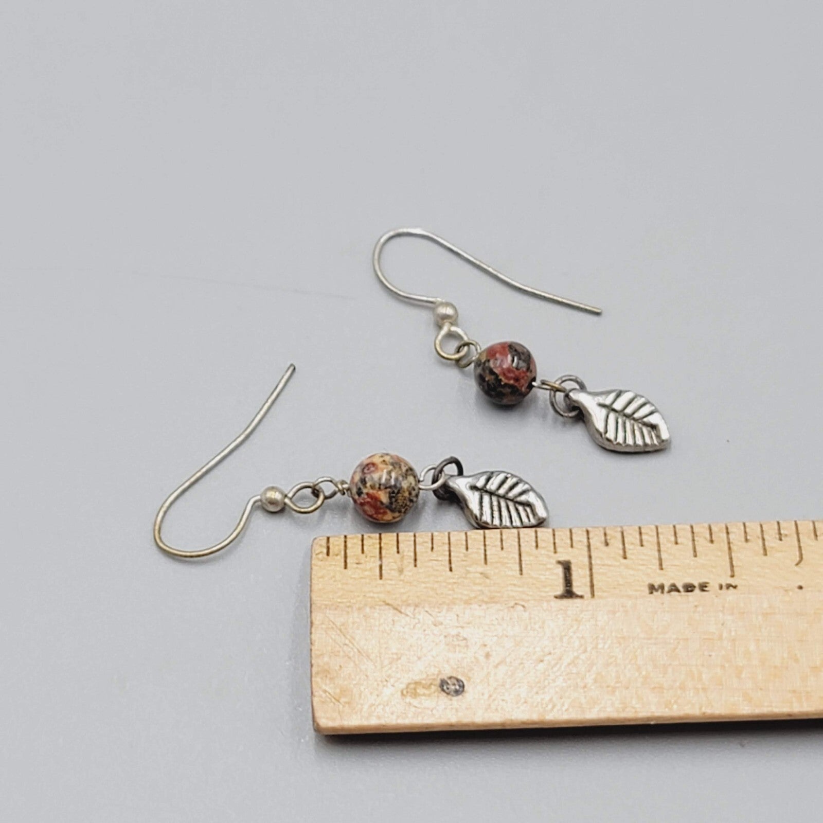 Agate Bead Pierced Earrings Silver tone Dangle 3/4"