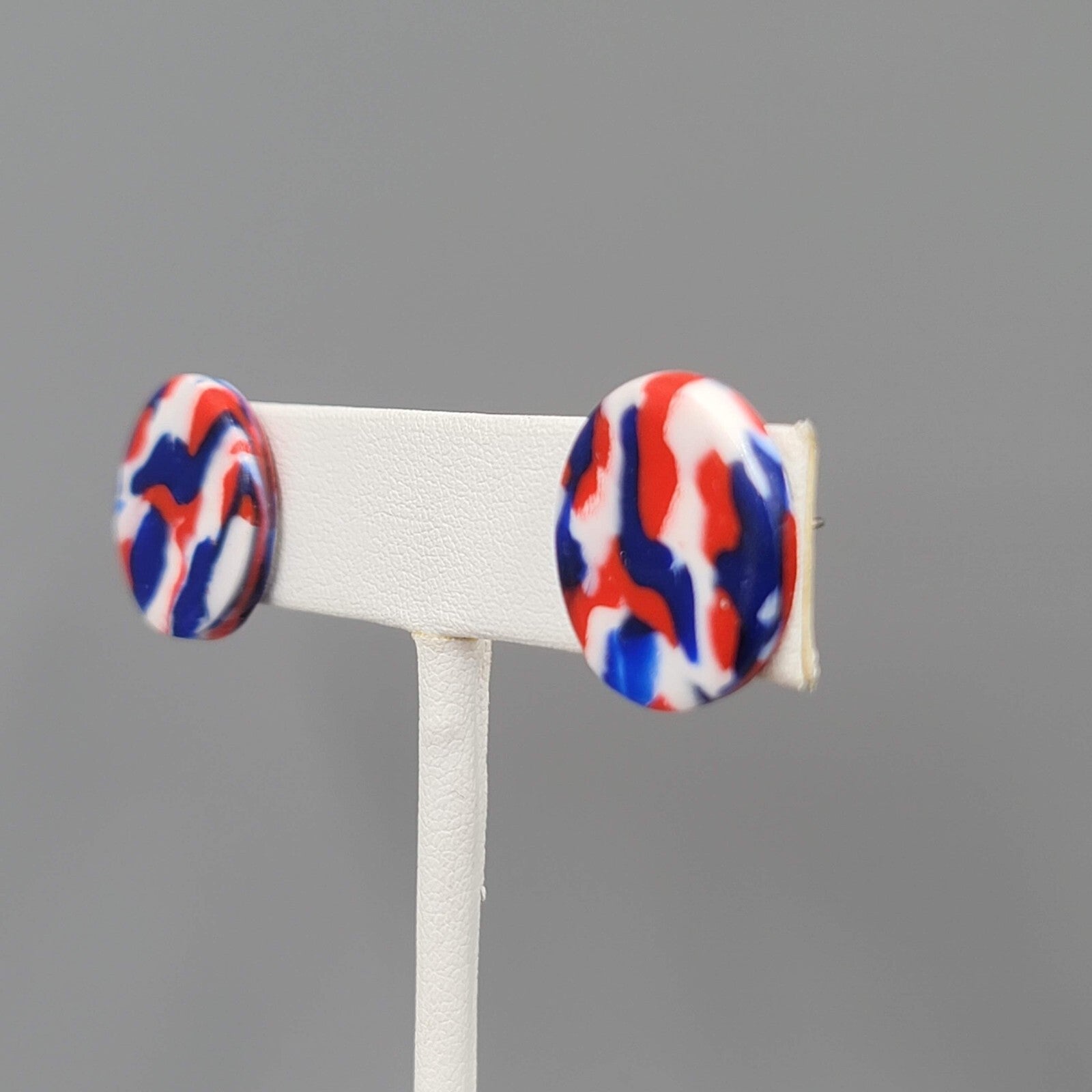 Vintage Pierced Earrings Red White Blue Confetti Round 5/8"