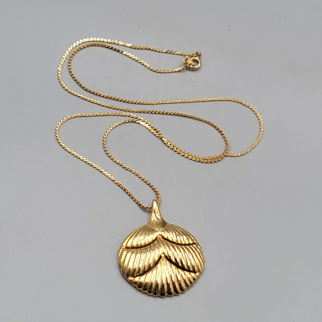 Vintage Pendant Necklace Gold tone Long Gold tone Chain 24"