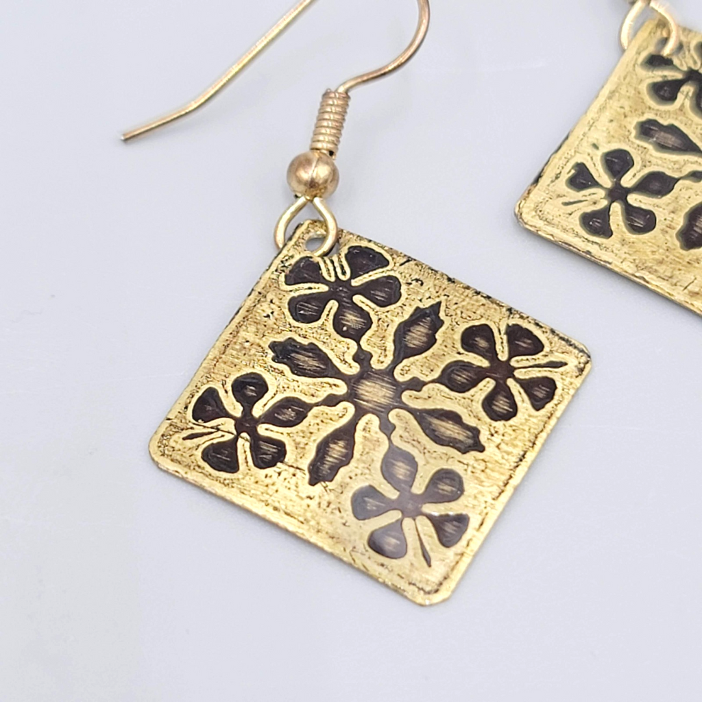 Pierced Earrings Gold tone Black Flower Motif Square Dangle 1"