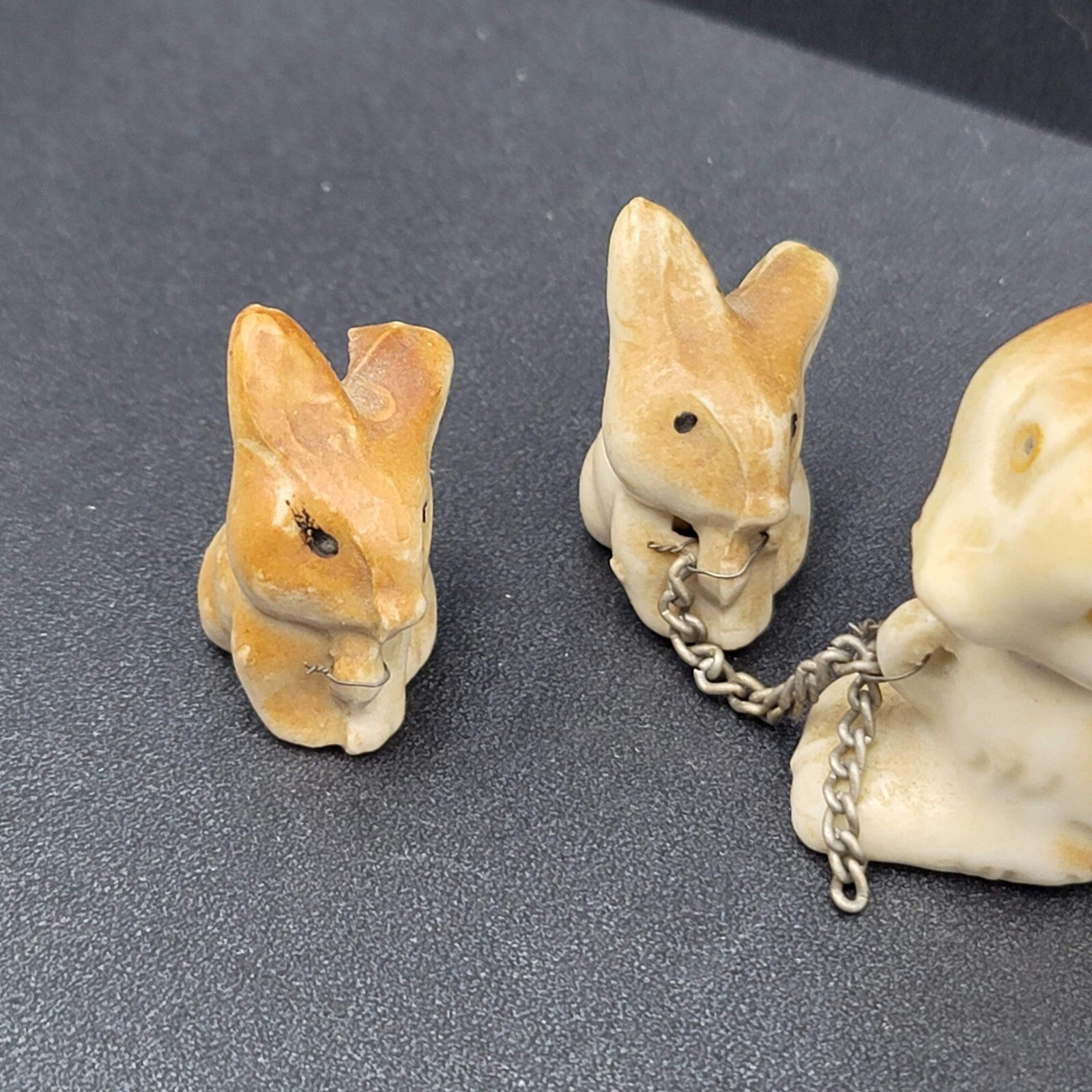 Vintage Figurines Rabbit Bunny Babies Chains Needs Restoration & Cleaning 2.25"