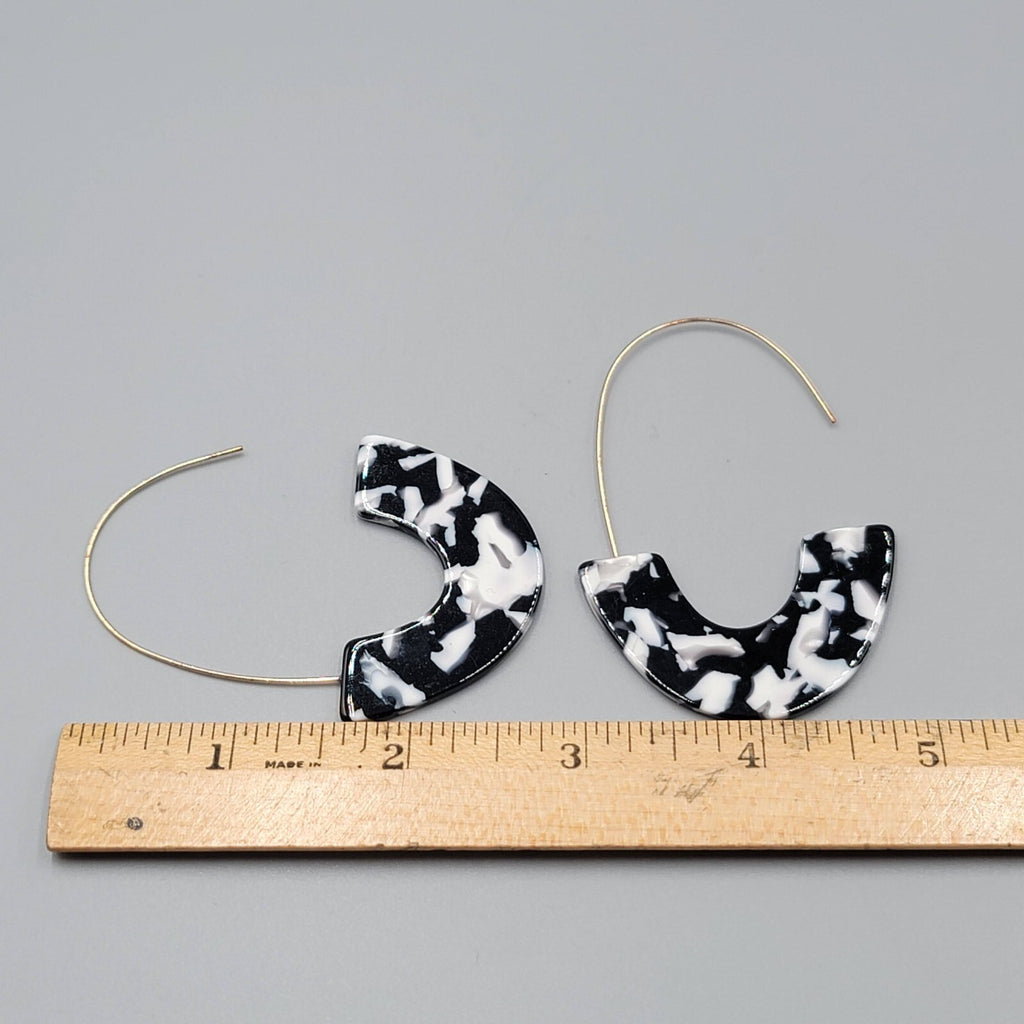 Pierced Earrings Black White Acrylic Large Statement Hoops Gold tone 2.75"