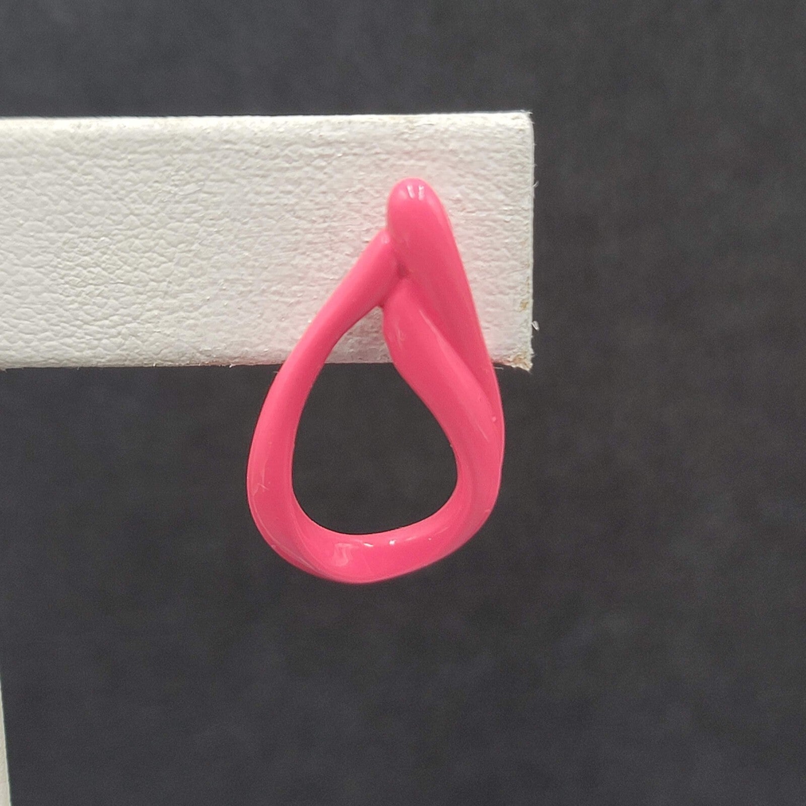 Vintage Pierced Earrings Hot Pink Open Teardrop Cute! 1"