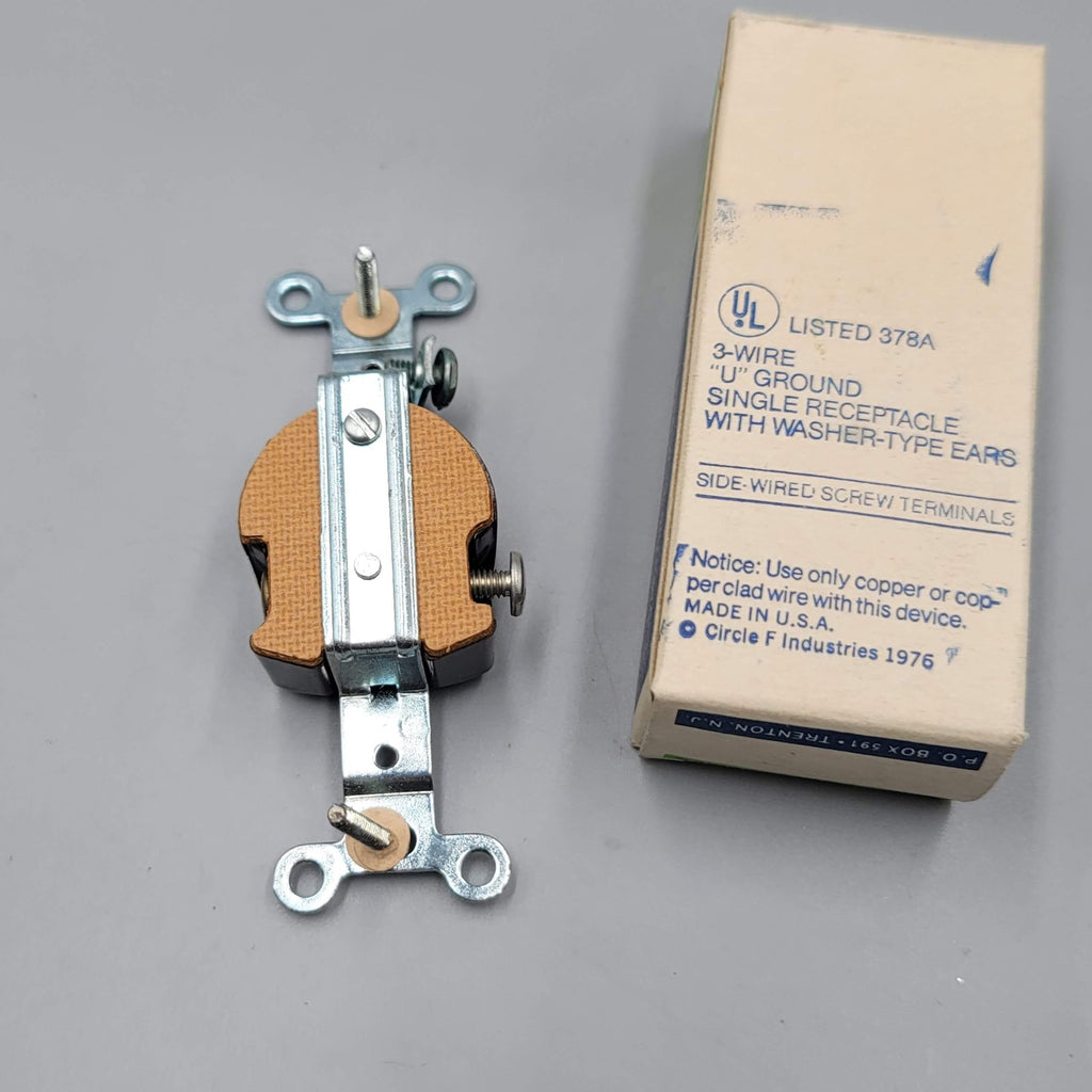 Vintage Circle F 2514 Brown Single Grounding Receptacle 15A 125V Made USA 1976