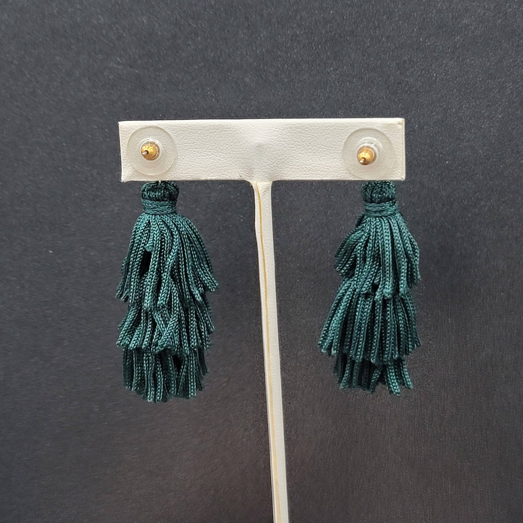 Pierced Earrings Gold tone Green Fringe Tassel Dangle 2.25"