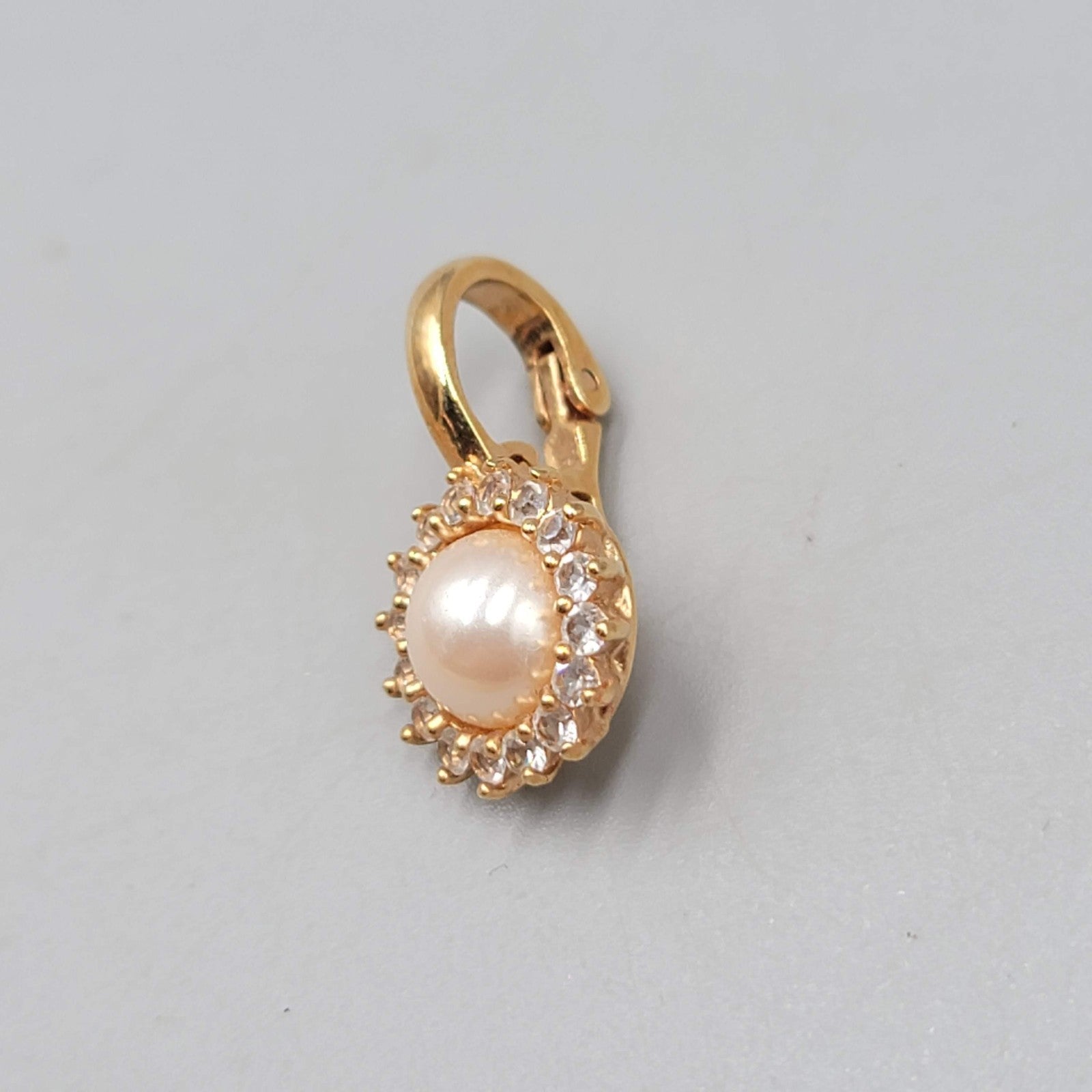Gold Tone Pearl CZ Halo Pendant Necklace Vintage Style Elegant Jewelry Accessory