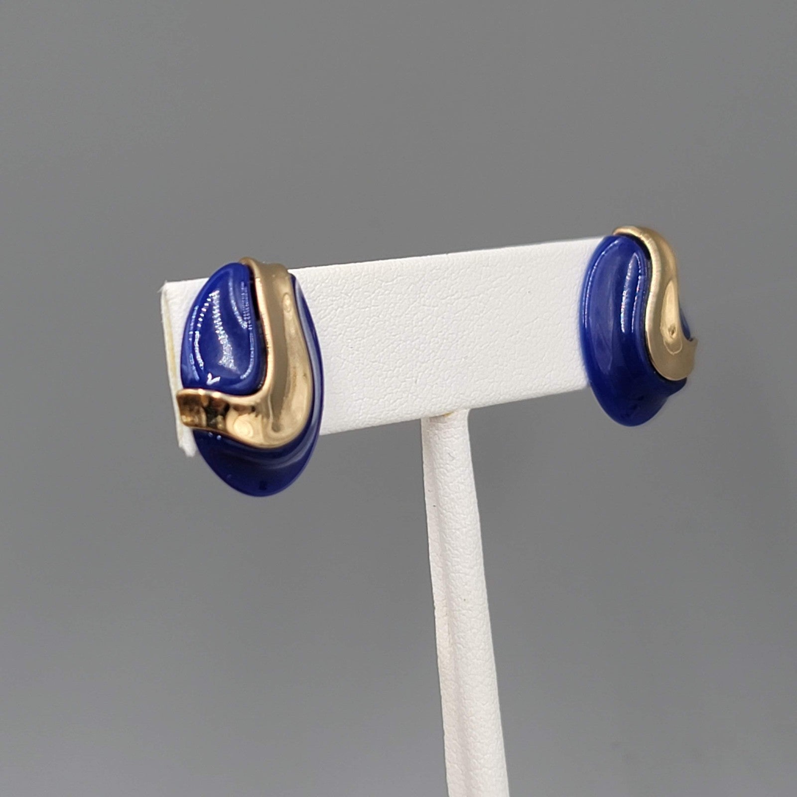 Vintage Blue Oval Pierced Earrings Gold tone Drop 3/4"