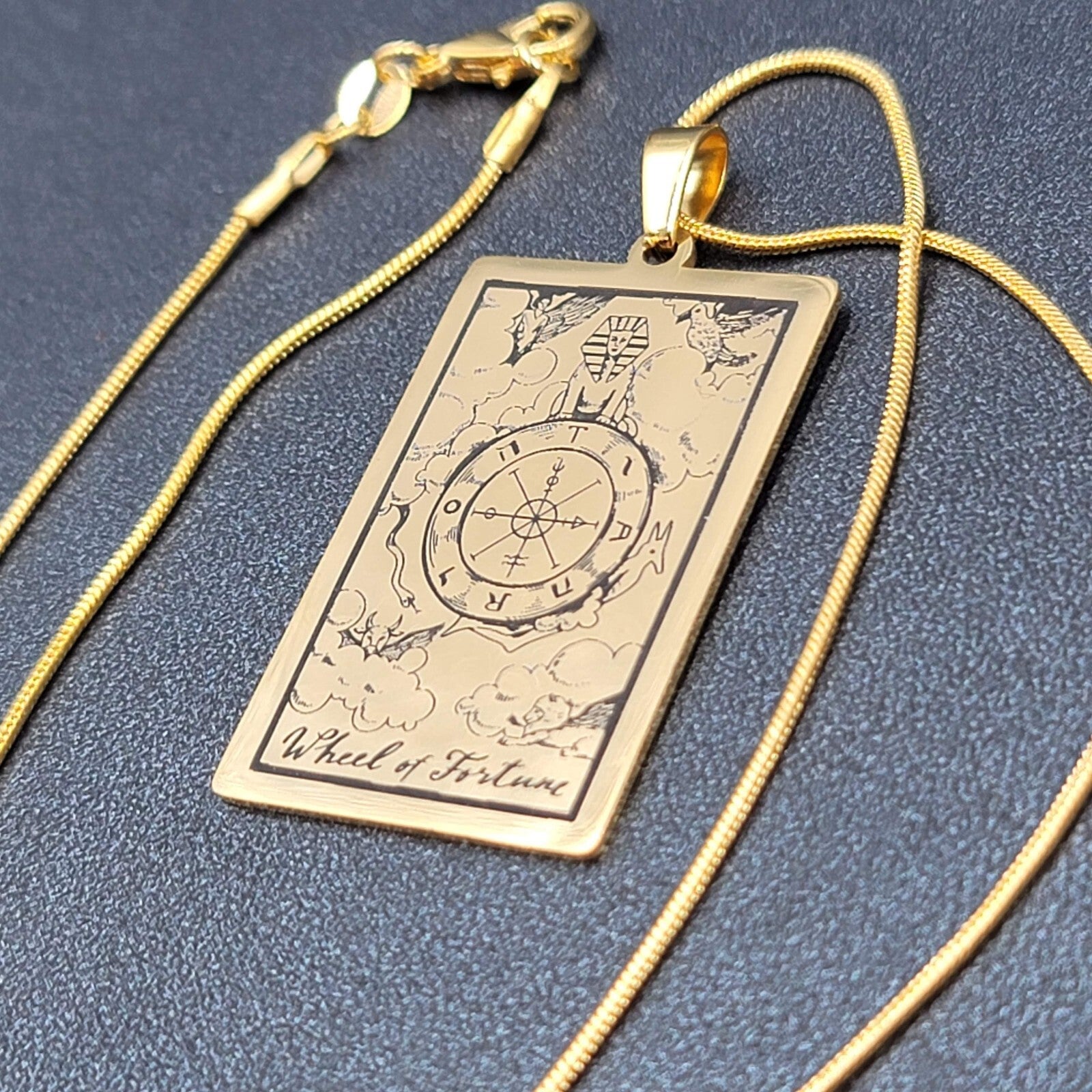 WHEEL OF FORTUNE Tarot Card Pendant Necklace Major Arcana Gold tone 18”.