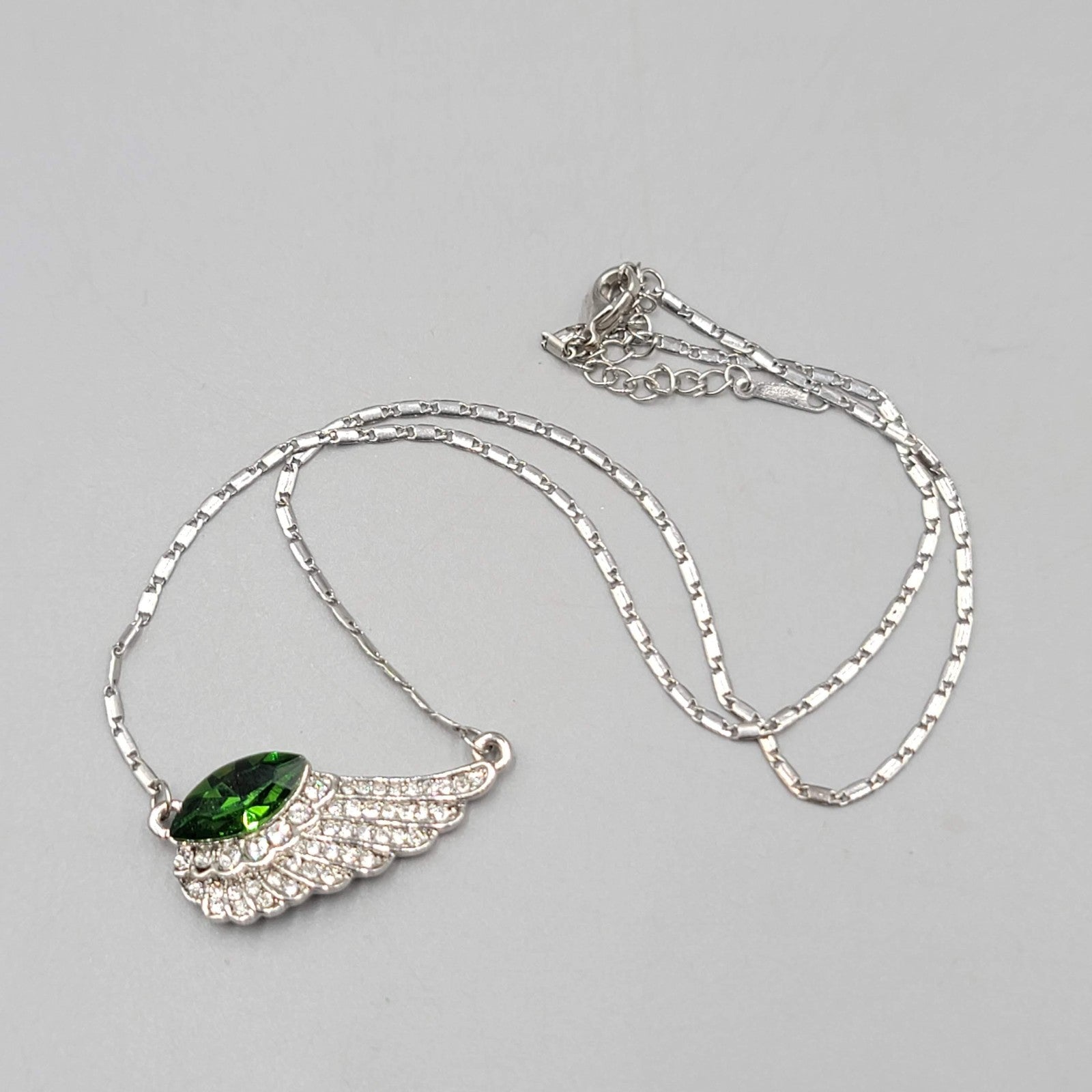 Green Crystal Wing Pendant Necklace Silver Tone Adjustable Chain Elegant Jewelry