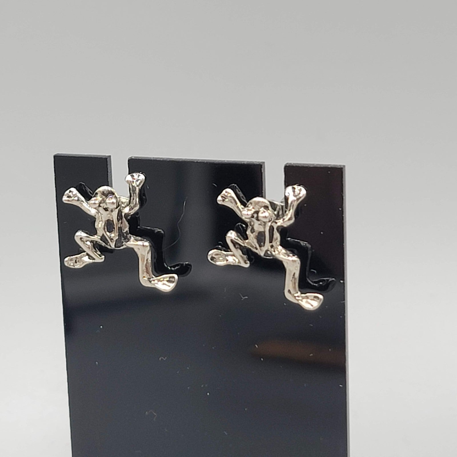 Frog Stud Pierced Earrings Silver tone Oxsidized 5/8 in