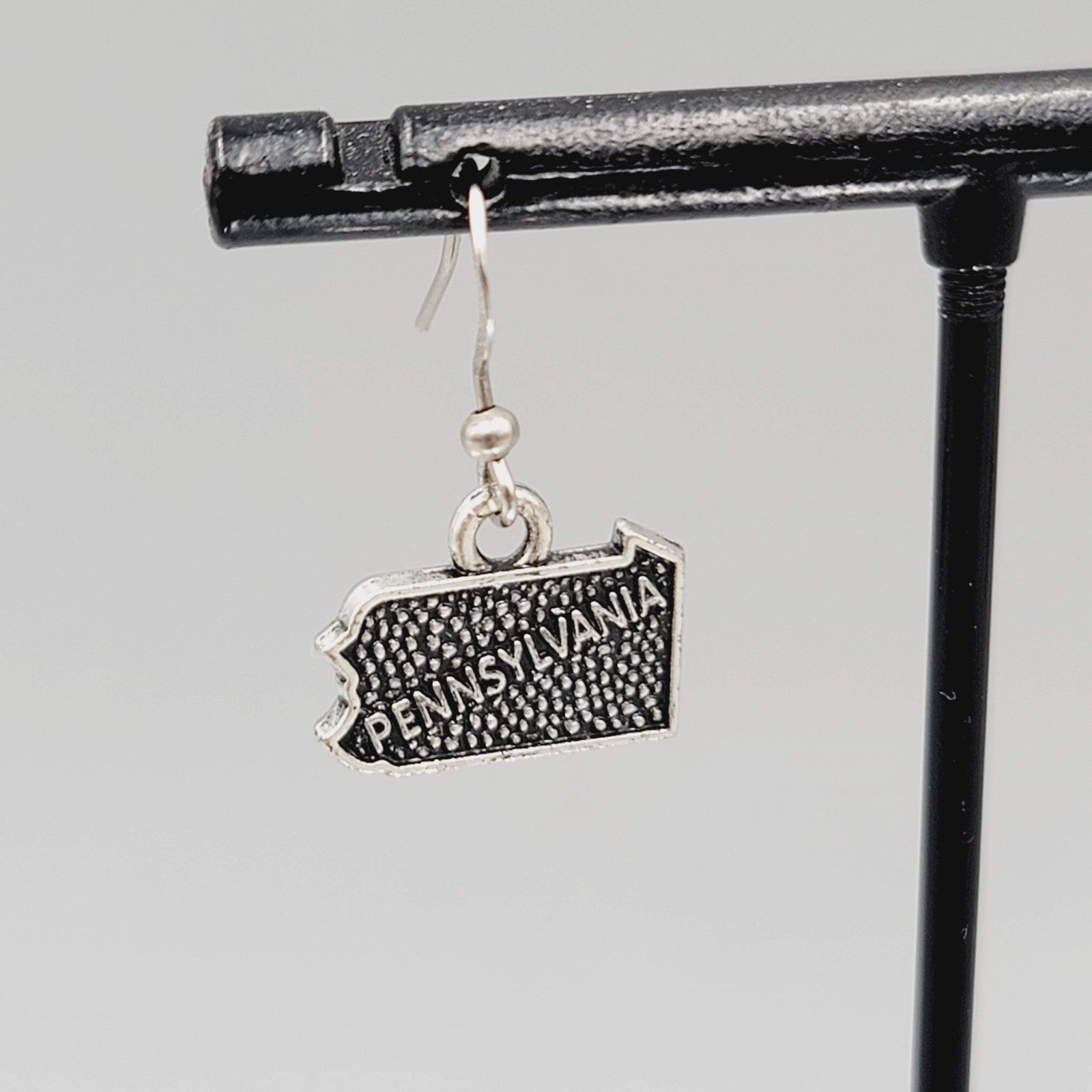 State of Pennsylvania Pierced Earrings Silver tone Dangle 3/8"