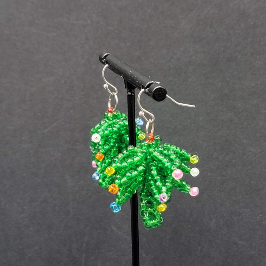 Vintage Pierced Earrings Seed Bead Christmas Palm Trees Dangle  1.25"