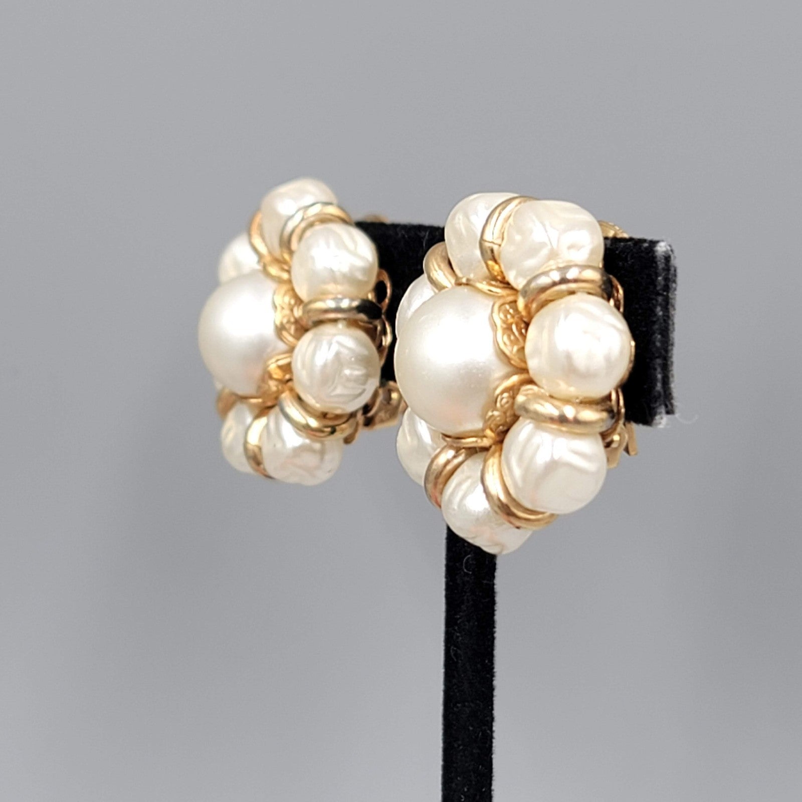 Vintage White Bead Flower Clip on Earrings Gold tone 1 1/8 in