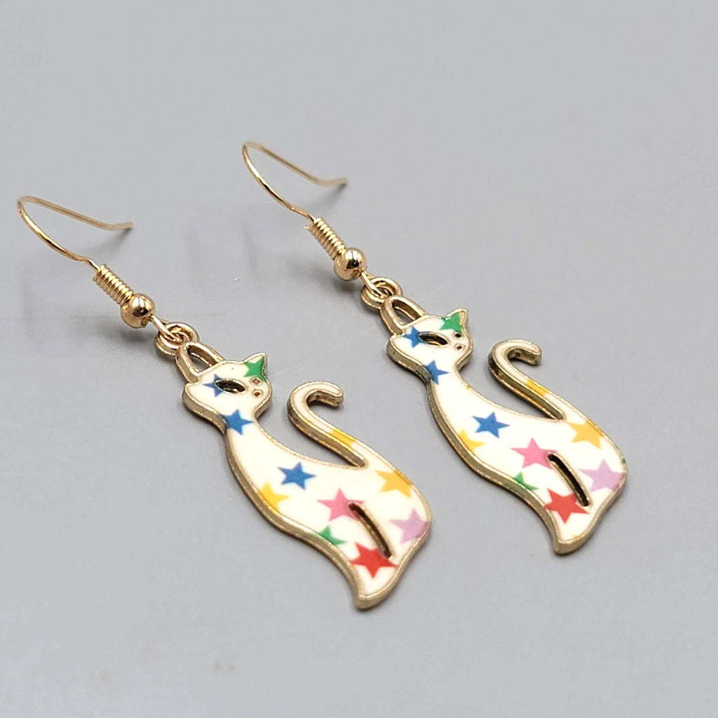 White Kitty Cat Multicolor Stars Pierced Earrings Gold tone Dangle 1 3/8"