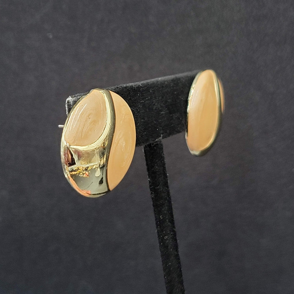 Vintage Pierced Earrings Light Peach Swirl Enamel Round Gold tone 7/8"
