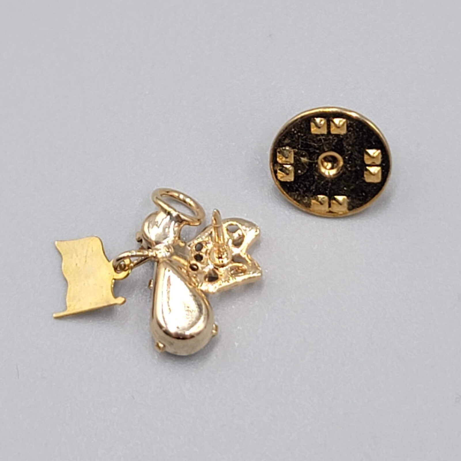 Vintage Angel Pin Patriotic USA Flag Gold tone 5/8"