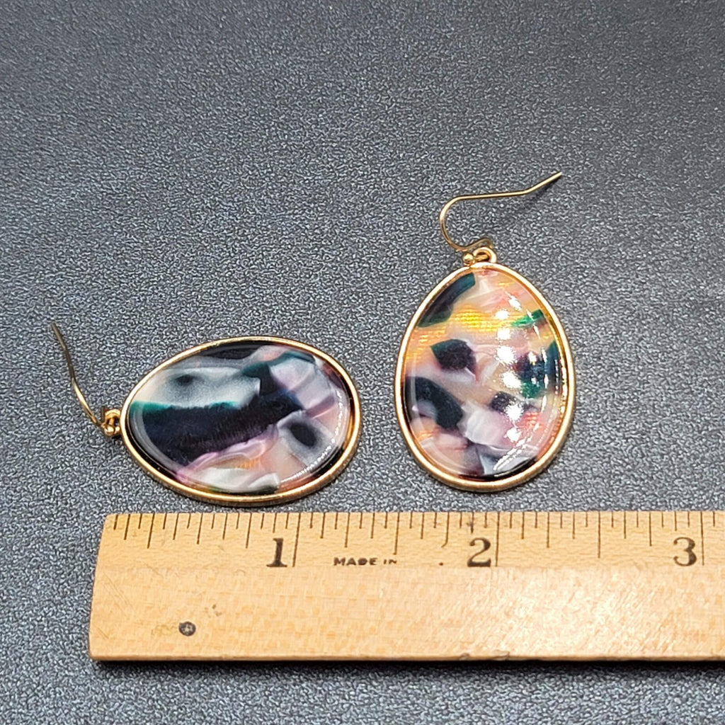 Pierced Earrings Gold tone Confetti Acrylic Teardrop Dangle 1.25"