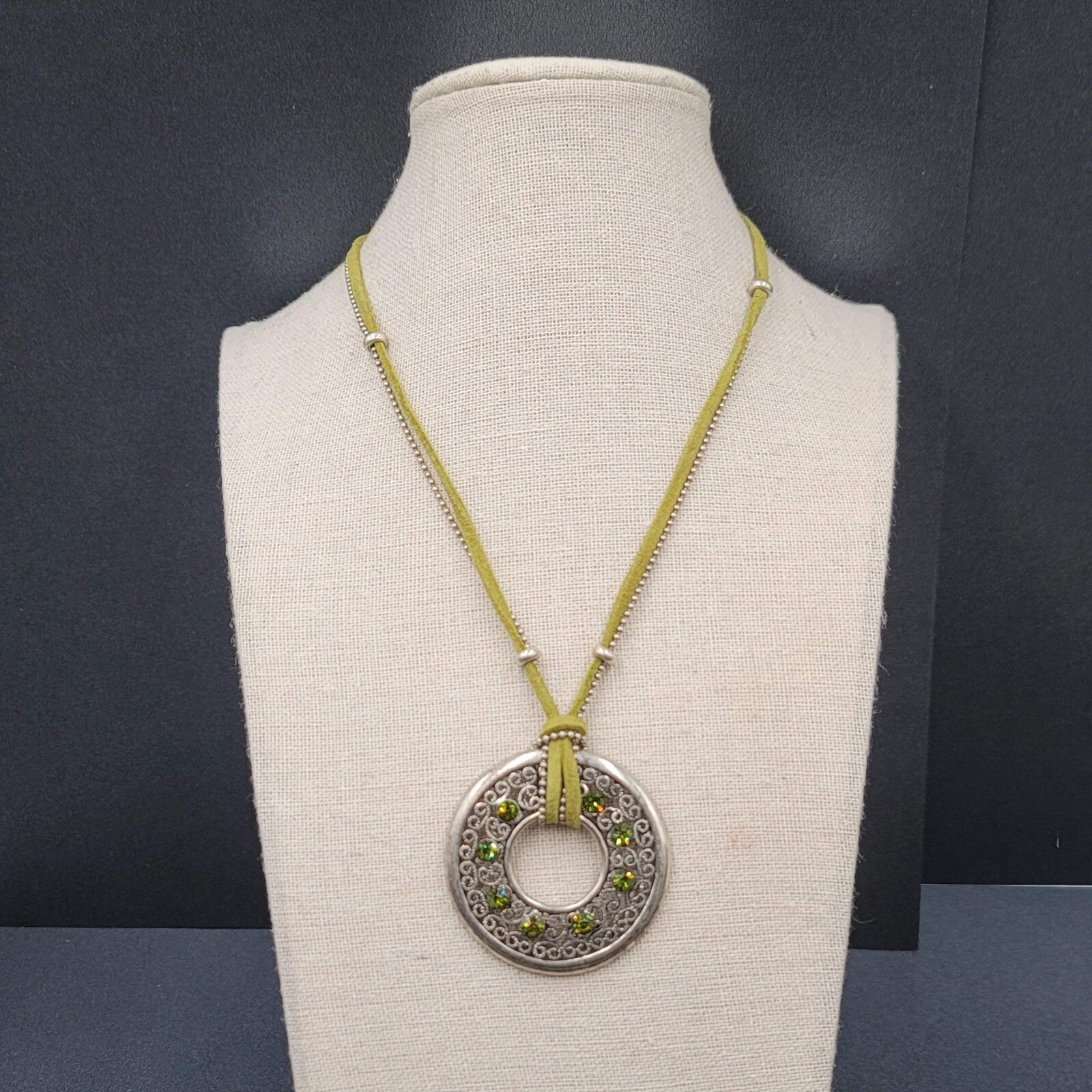 Green Necklace Silver tone Felt Rhinestone Circle Pendant  16"-18"