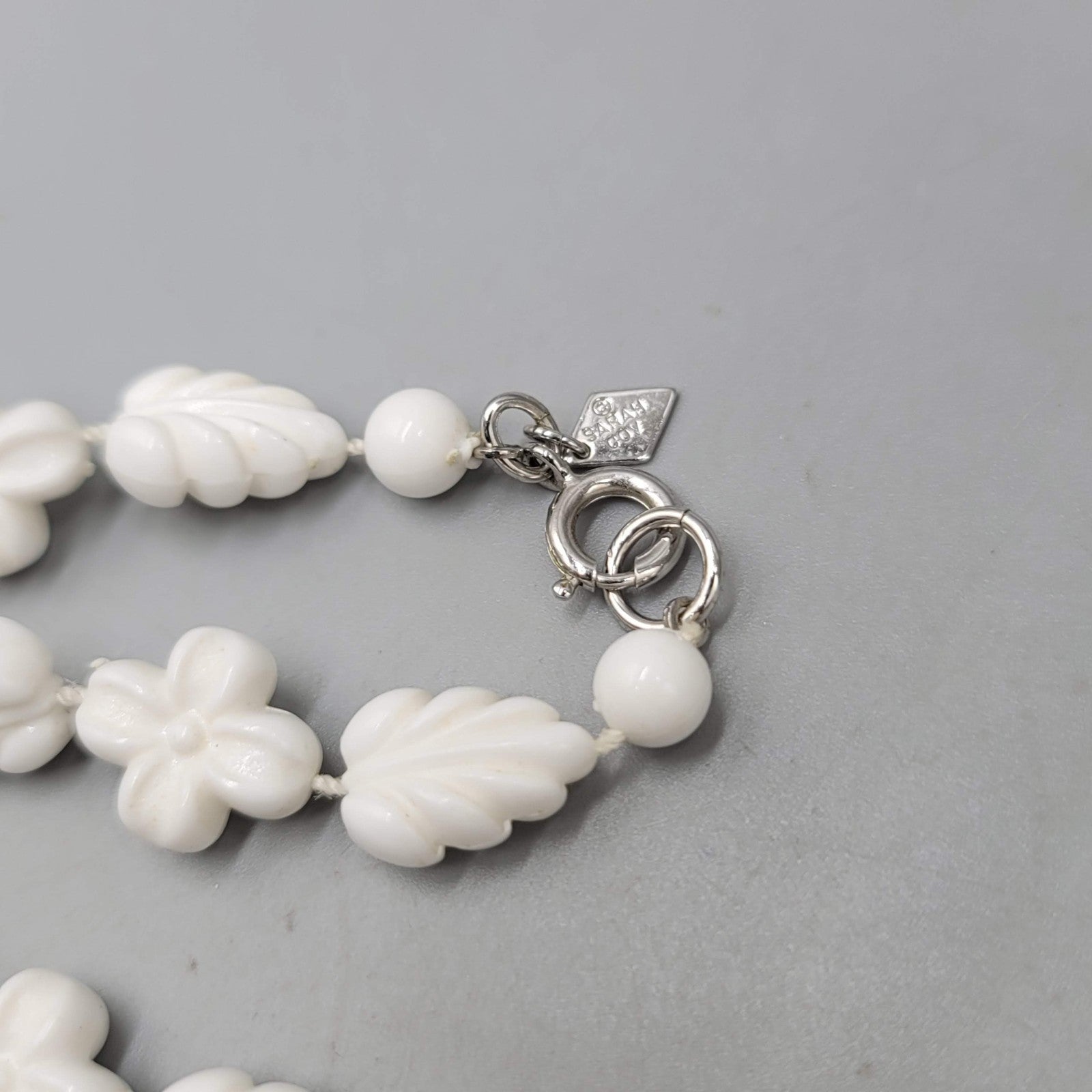 Vintage Sarah Cov Necklace White Bead Flowers Leaves 36 in