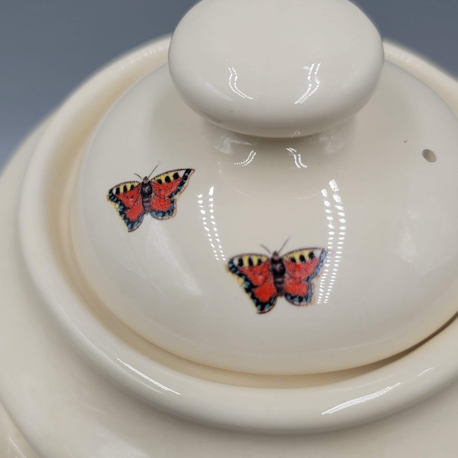 Vintage Wade Hedgerow Teapot with Flowers Bees Butterflies Signed