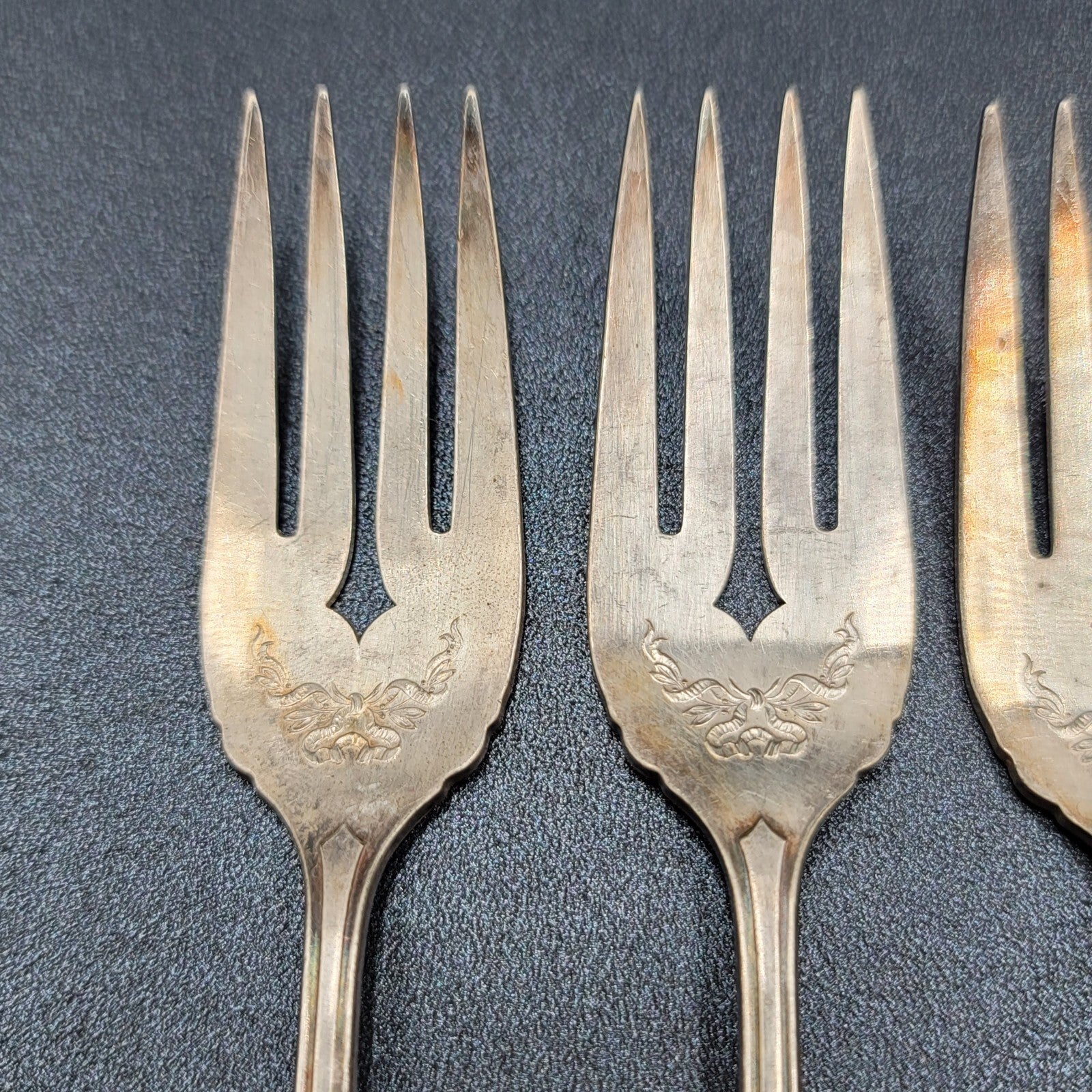 4 Oneida Community Par Plate Bridal Wreath 1915 Fork Silver plate 6" Antique