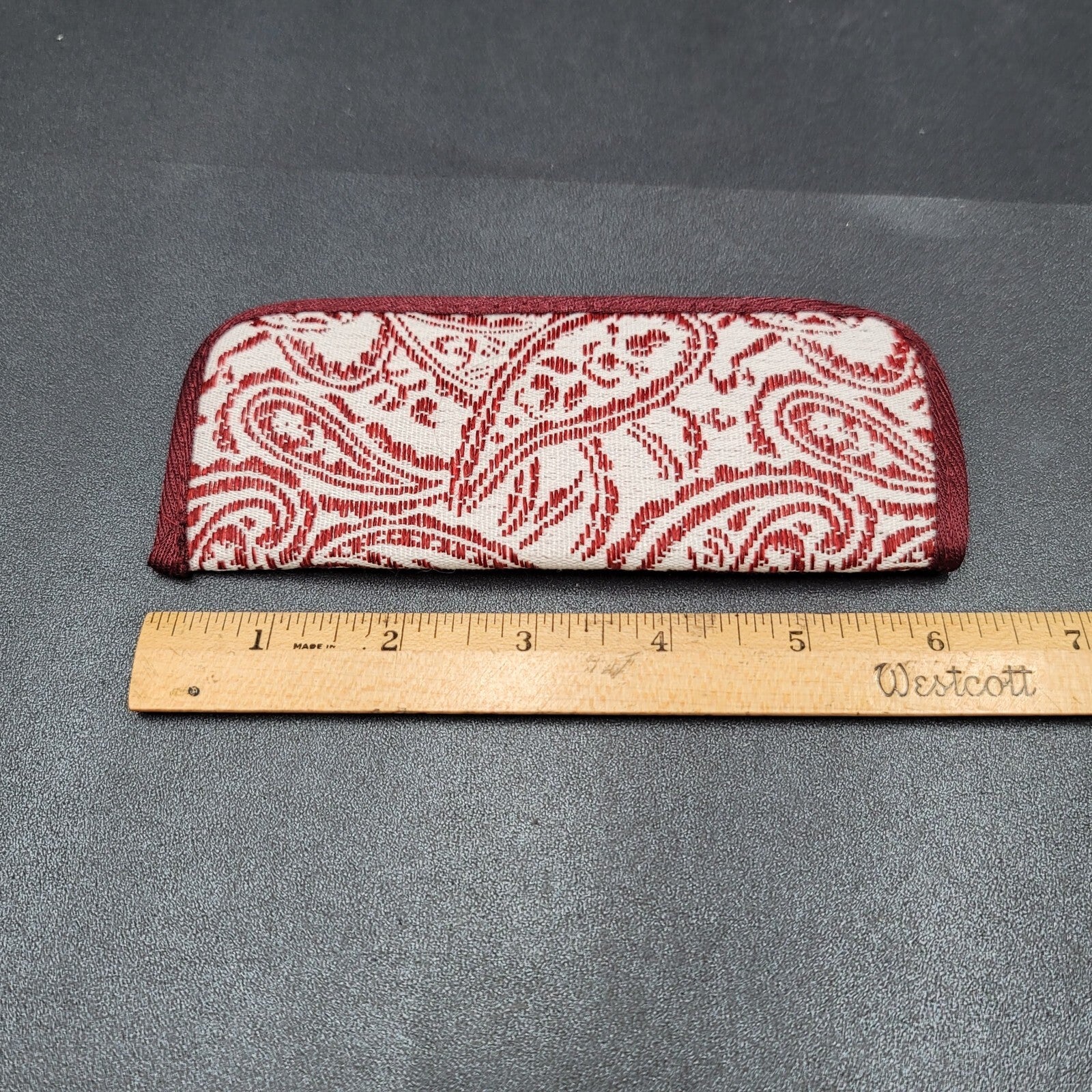 Foster Grant Eyeglass Glasses Soft Case Fabric Protector Paisley Burgundy White