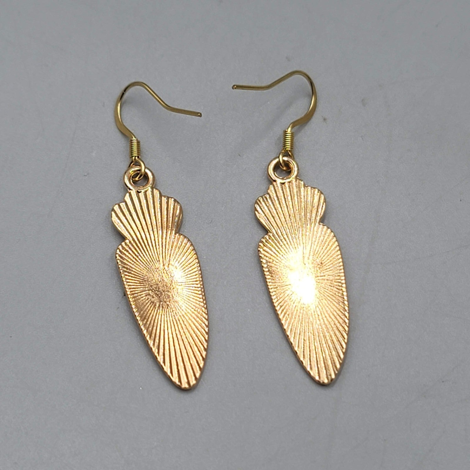 Enamel Carrot Pierced Earrings Veggie Gold tone Dangle 1 3/8"