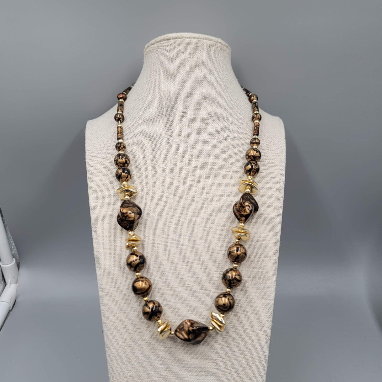 Vintage Necklace Gold tone Swirl Bead Estate Costume Jewelry 22"
